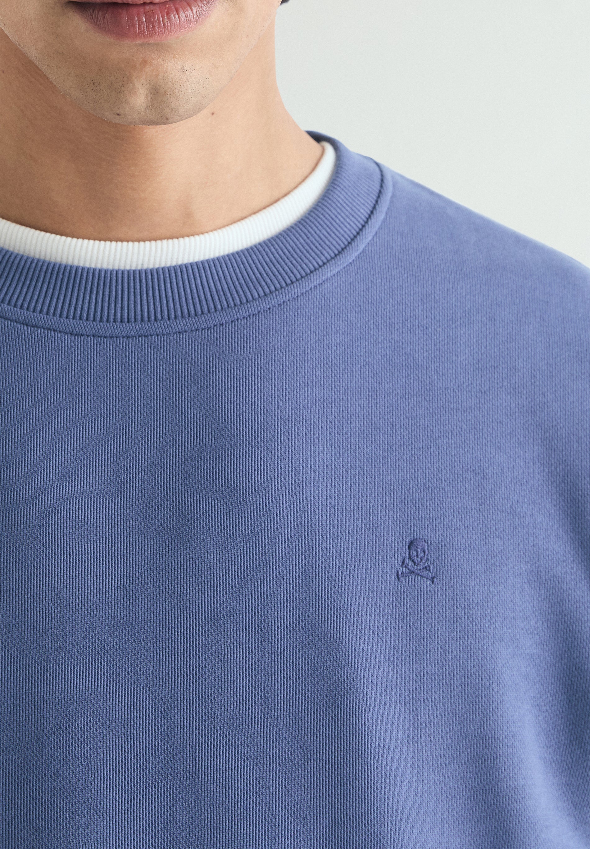 SUDADERA BORDADA WASHED - Image 3