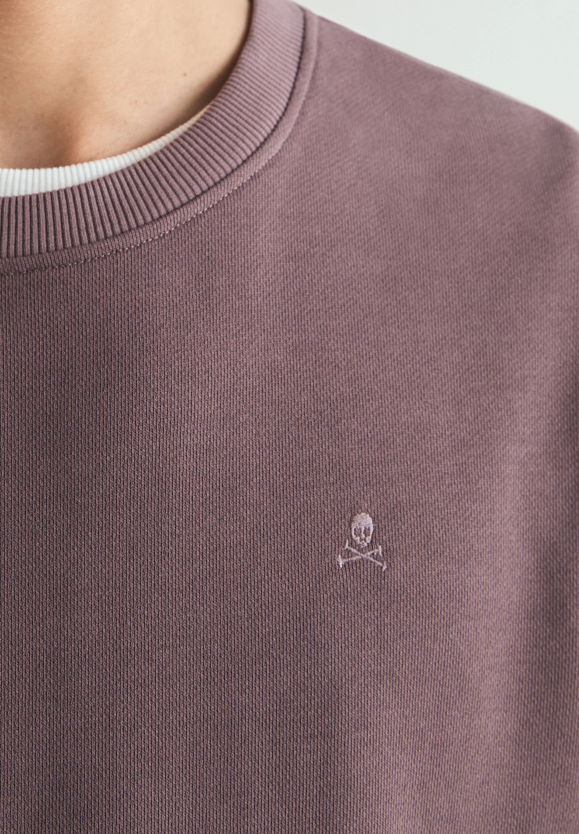 SUDADERA BORDADA WASHED - Image 2