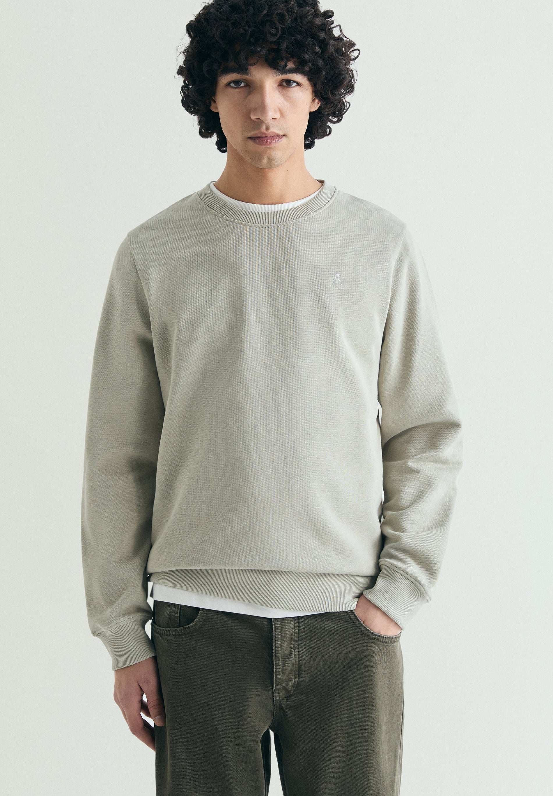 SUDADERA BORDADA WASHED