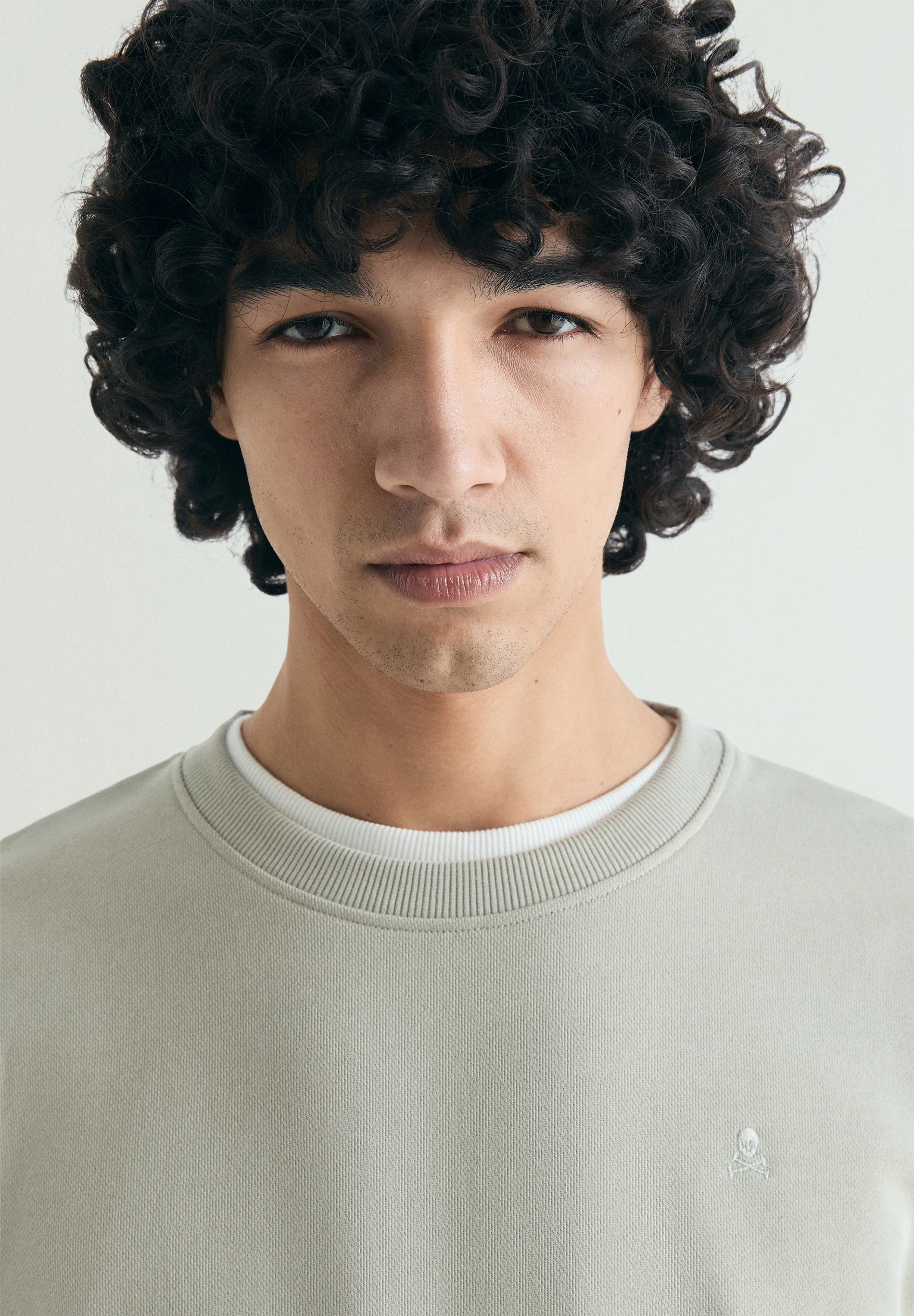 SUDADERA BORDADA WASHED - Image 2