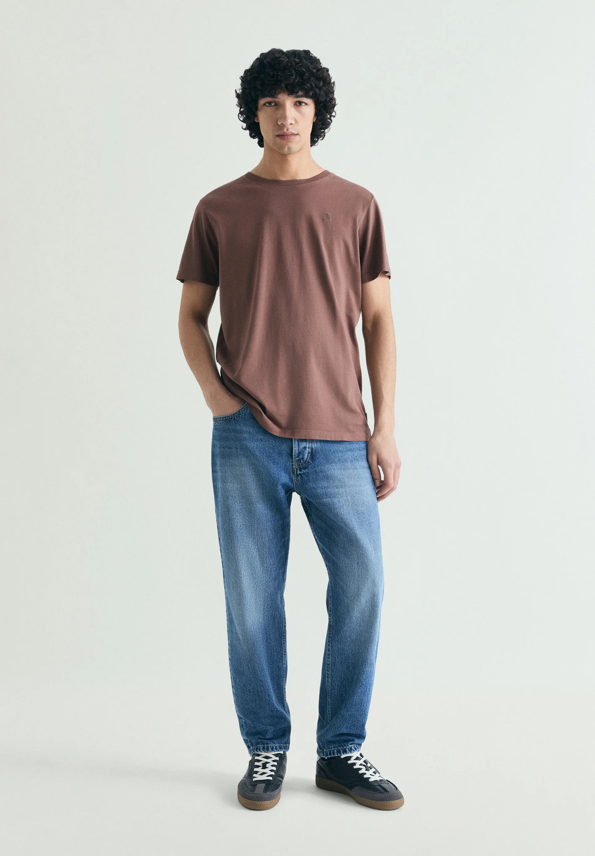 CAMISETA BORDADA REGULAR FIT - Image 2