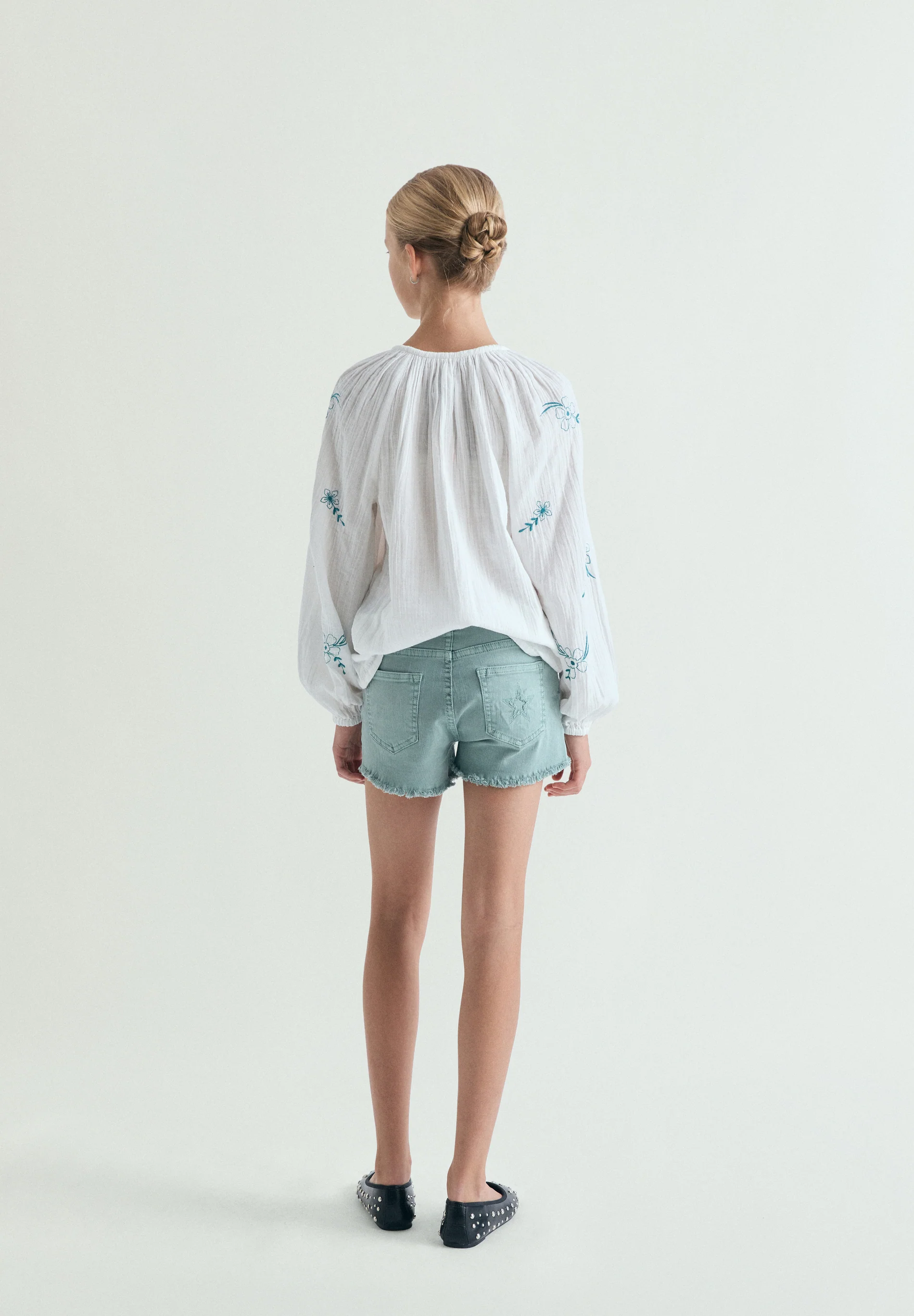 SHORTS DENIM EFECTO LAVADO - Image 4