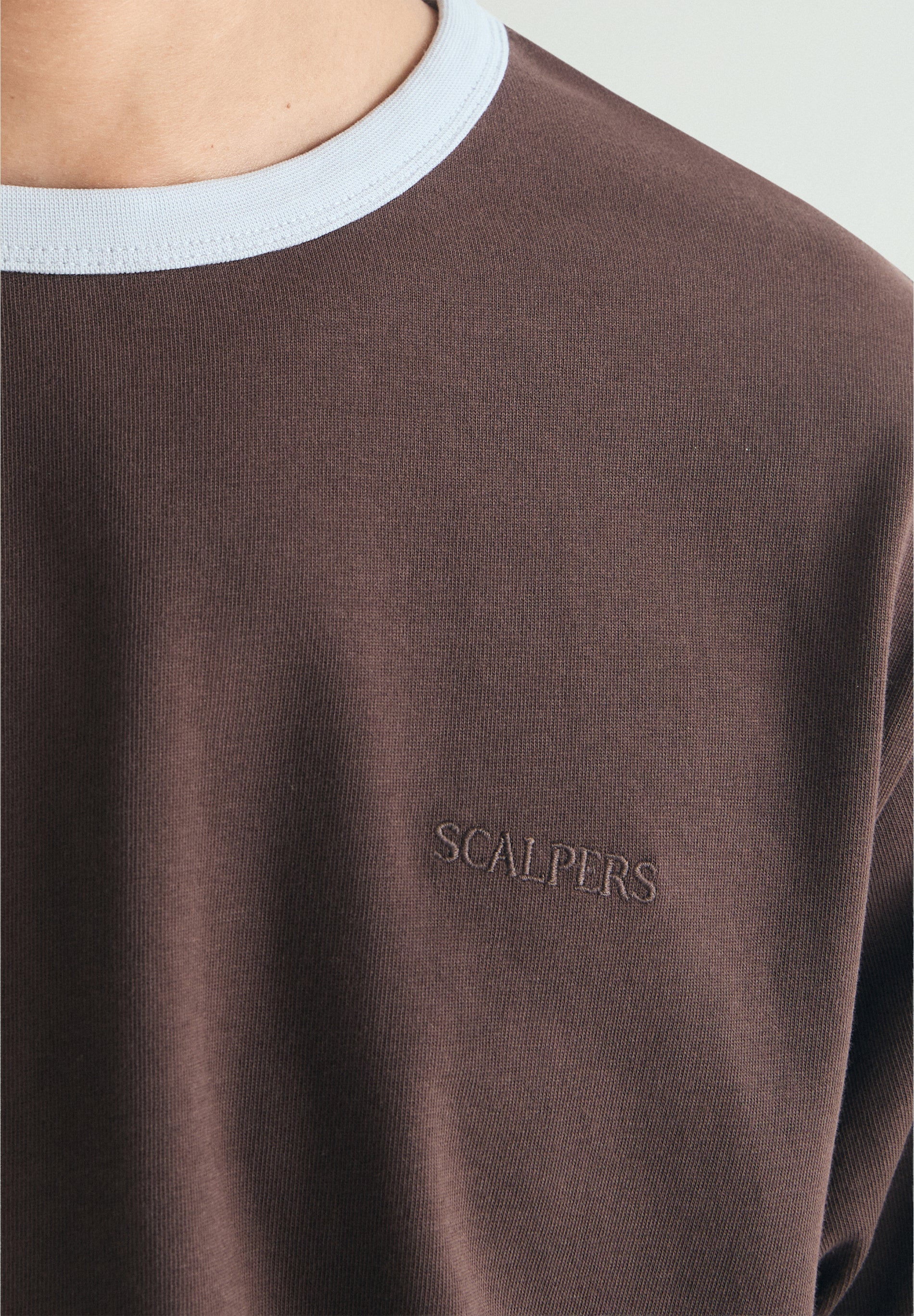 CAMISETA CUELLO CONTRASTE - Image 3