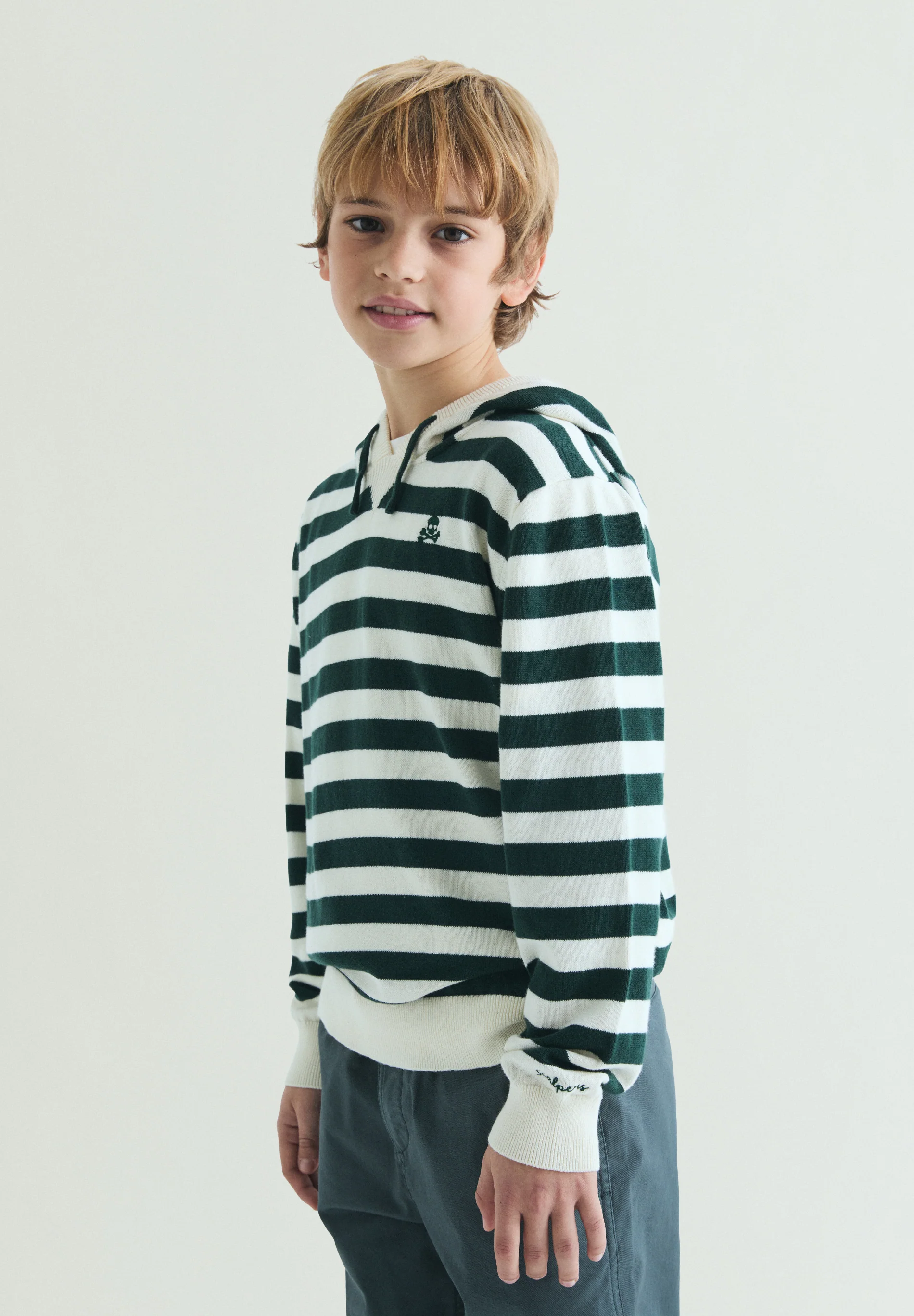 JERSEY CON CAPUCHA RAYAS - Image 2