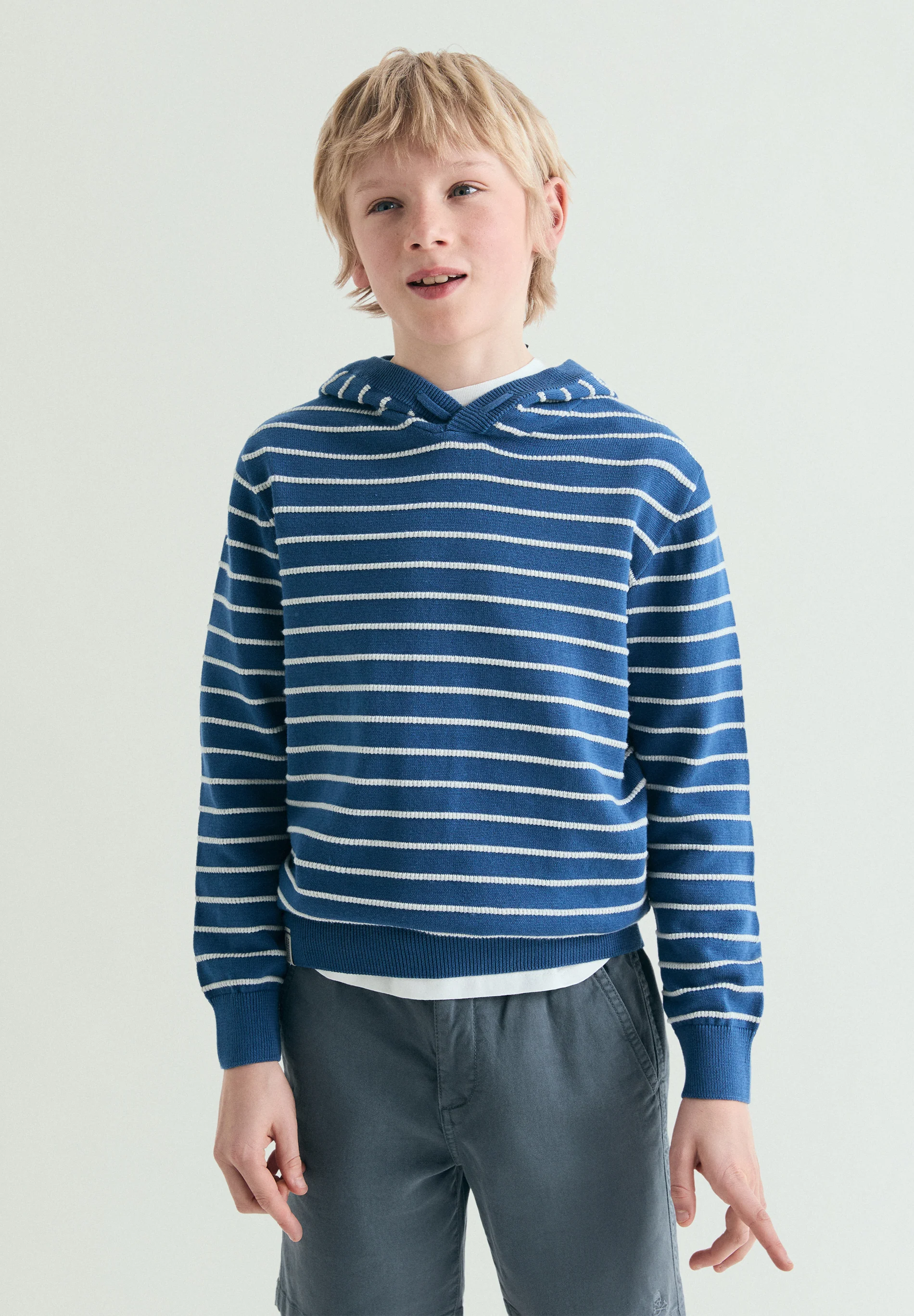 SUDADERA TRICOT CON CAPUCHA