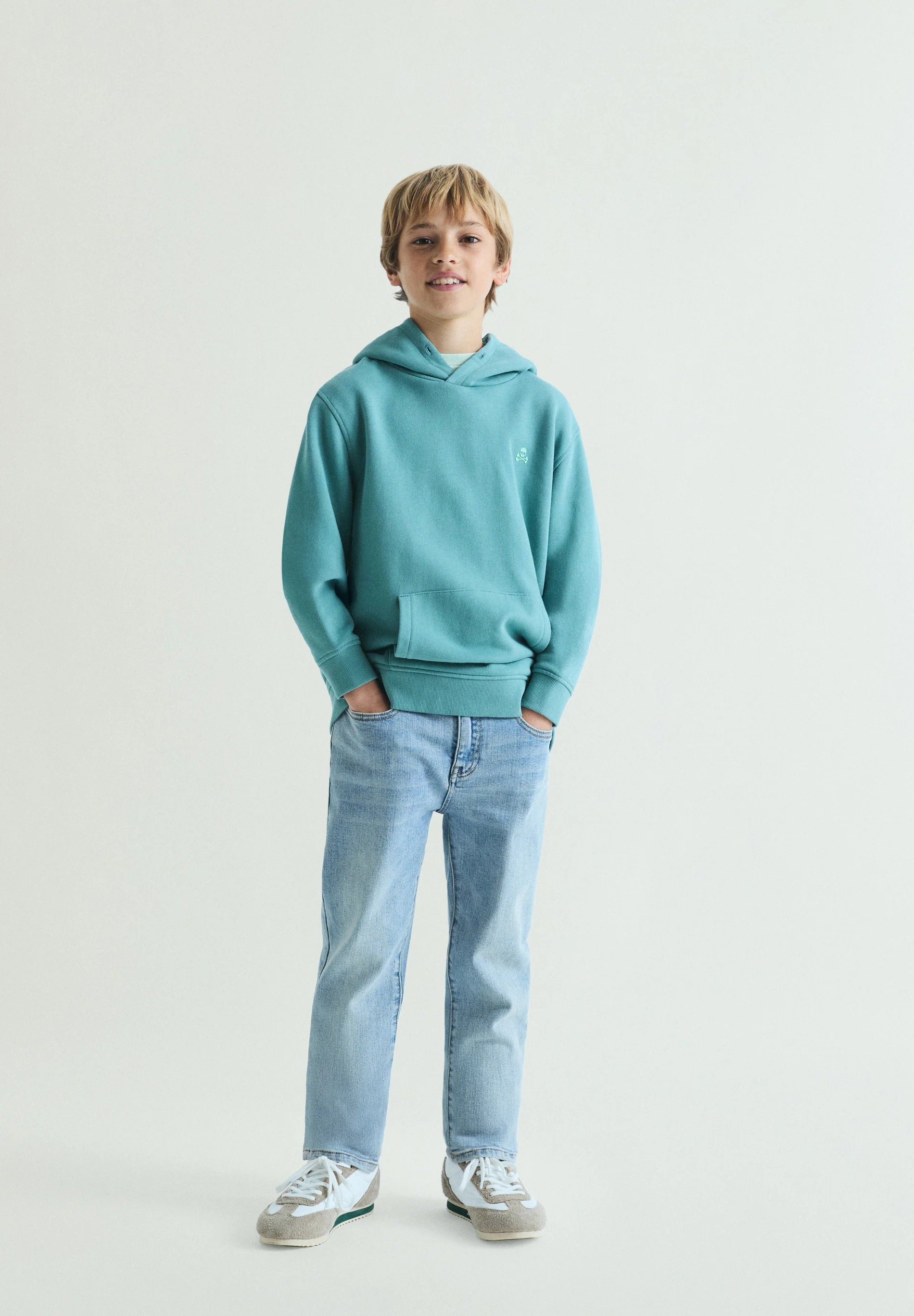 SUDADERA BÁSICA CON CAPUCHA - Image 2