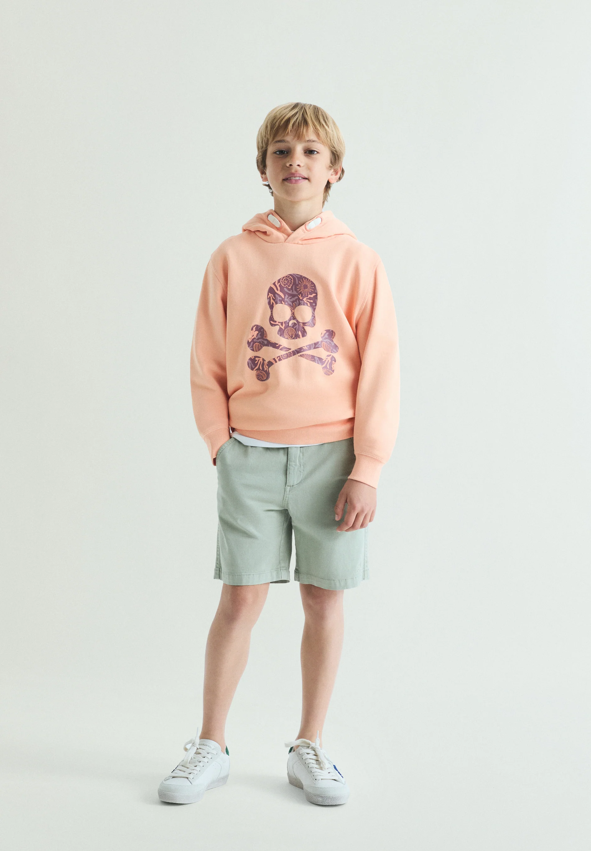 SUDADERA CON CAPUCHA CALAVERA ESTAMPADA - Image 2