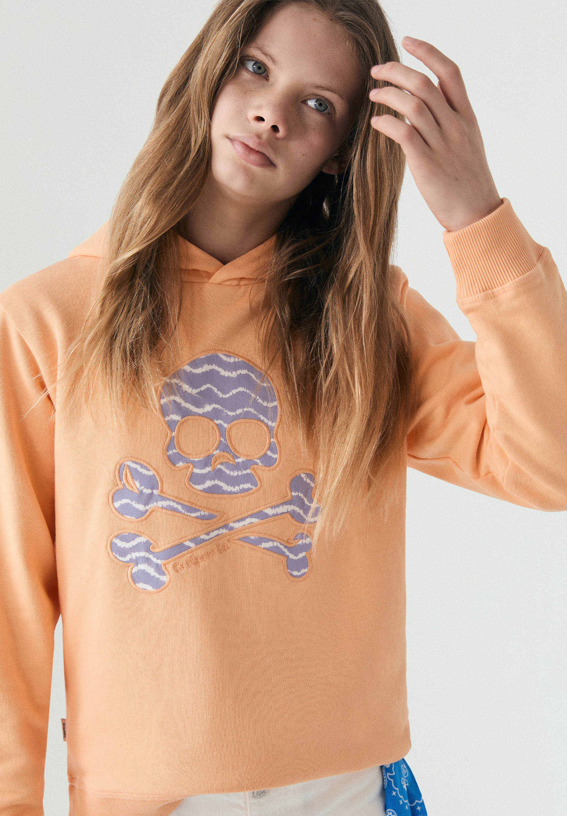 SUDADERA CON CAPUCHA CALAVERA