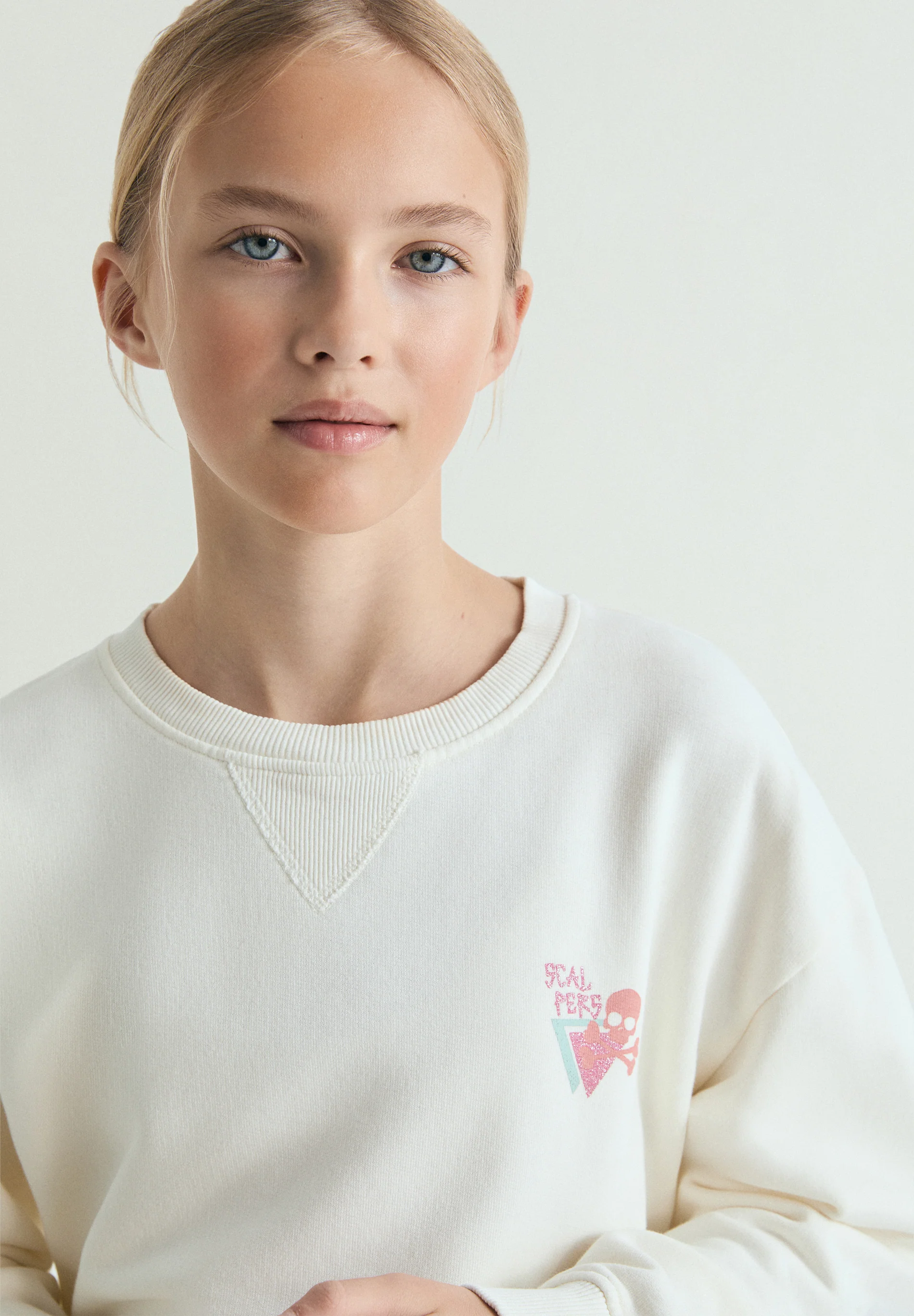 SUDADERA ESTAMPADO TRASERO