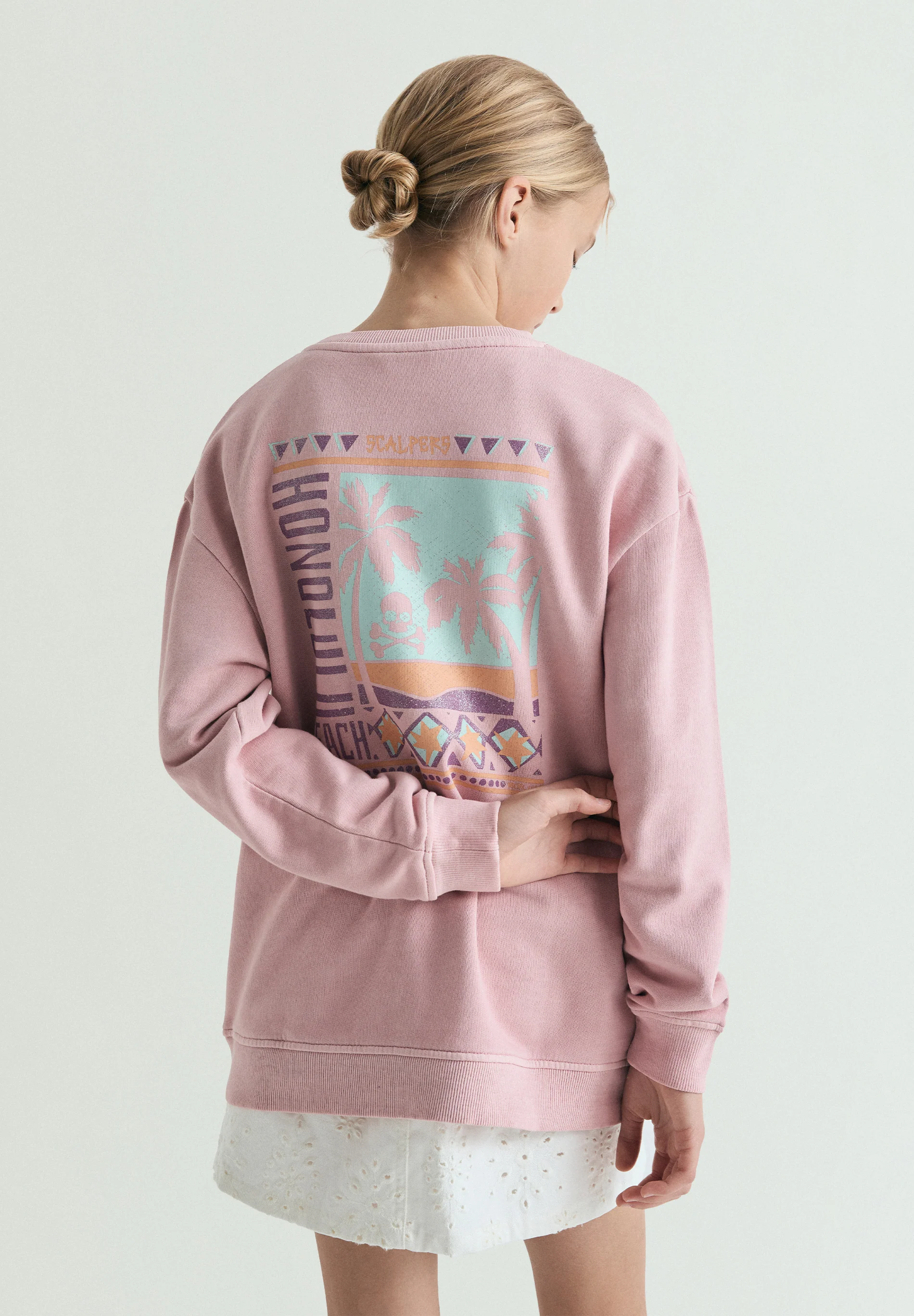 SUDADERA ESTAMPADO TRASERO