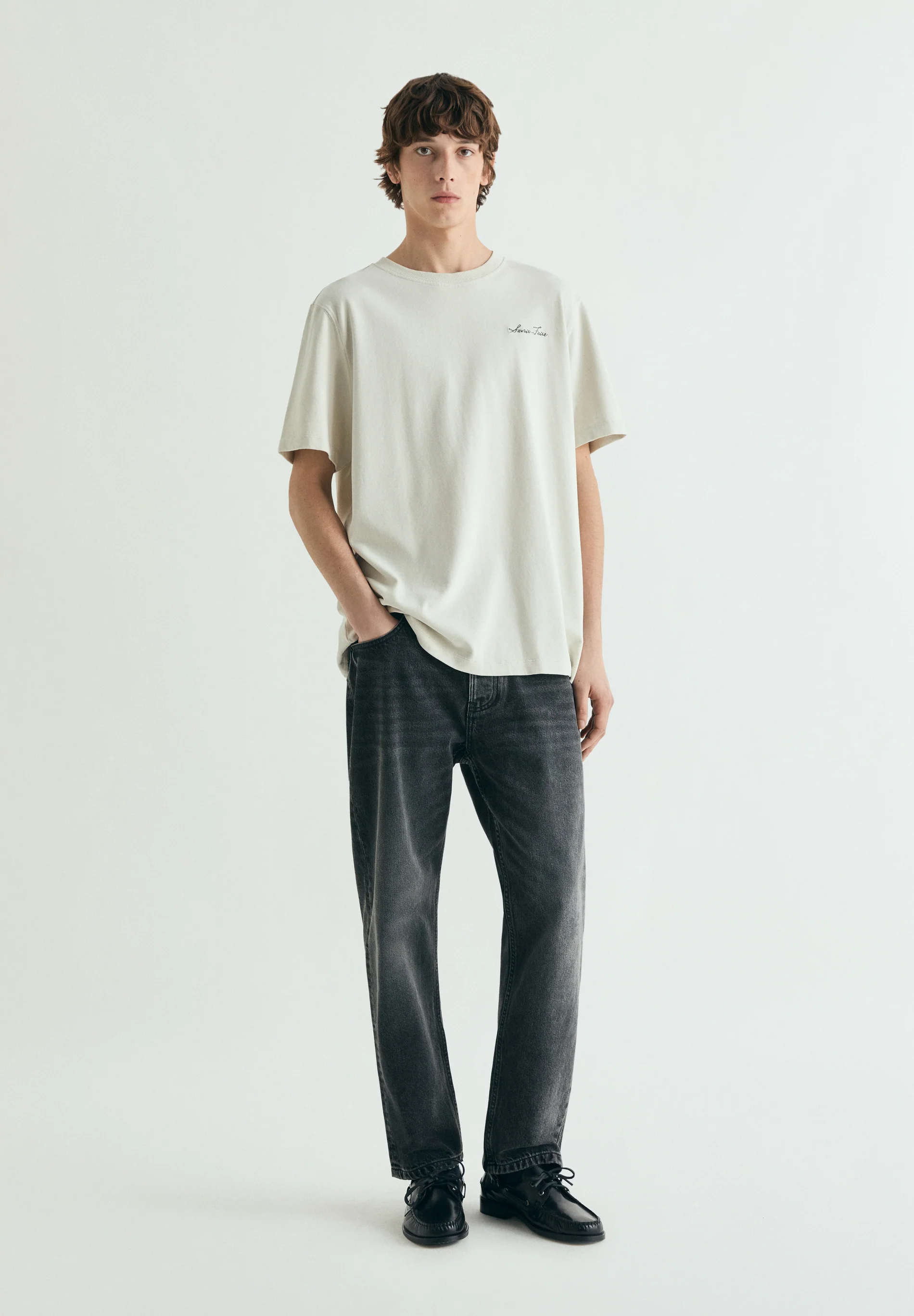 CAMISETA BORDADO CONTRASTE RELAXED