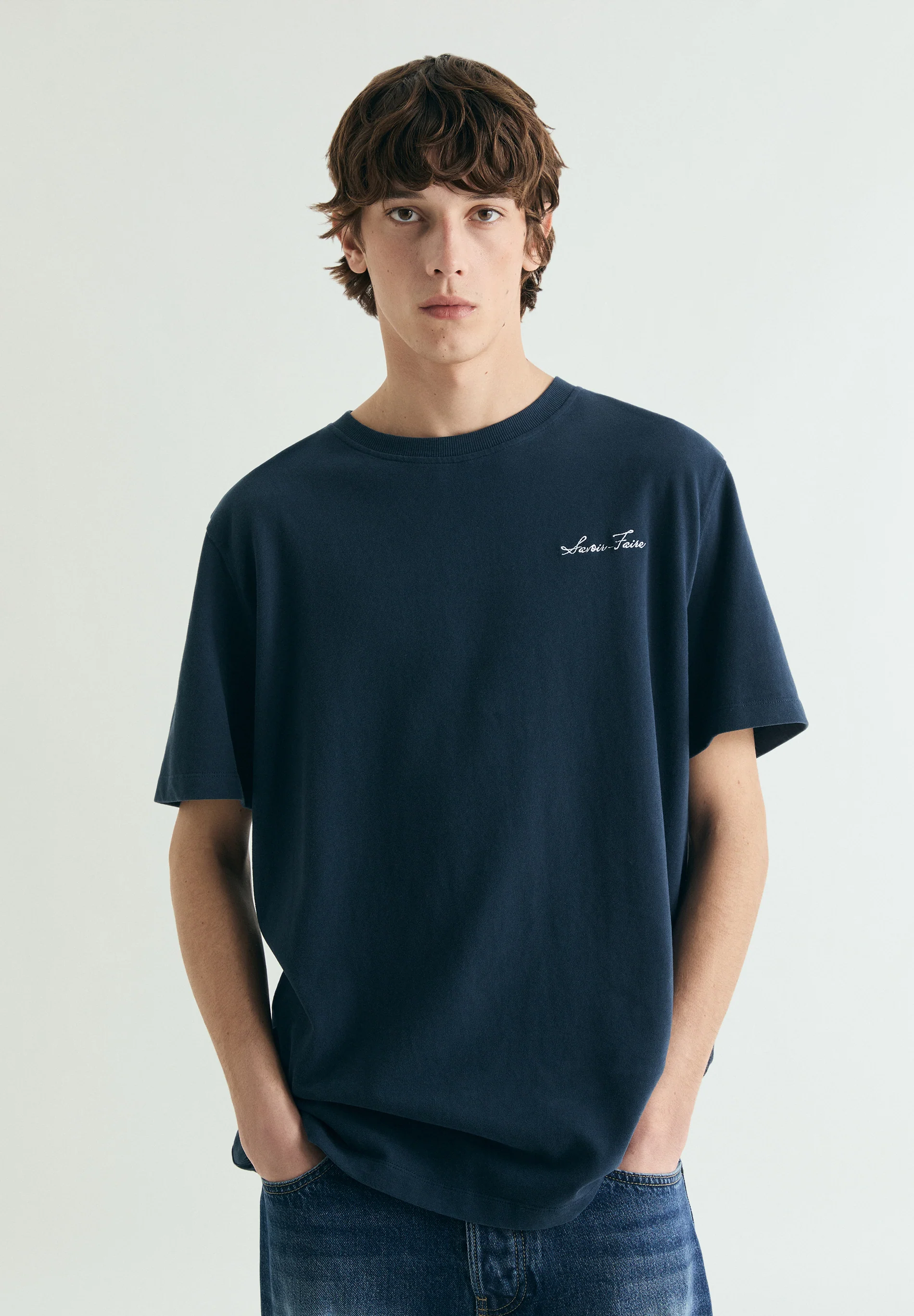 CAMISETA BORDADO CONTRASTE RELAXED