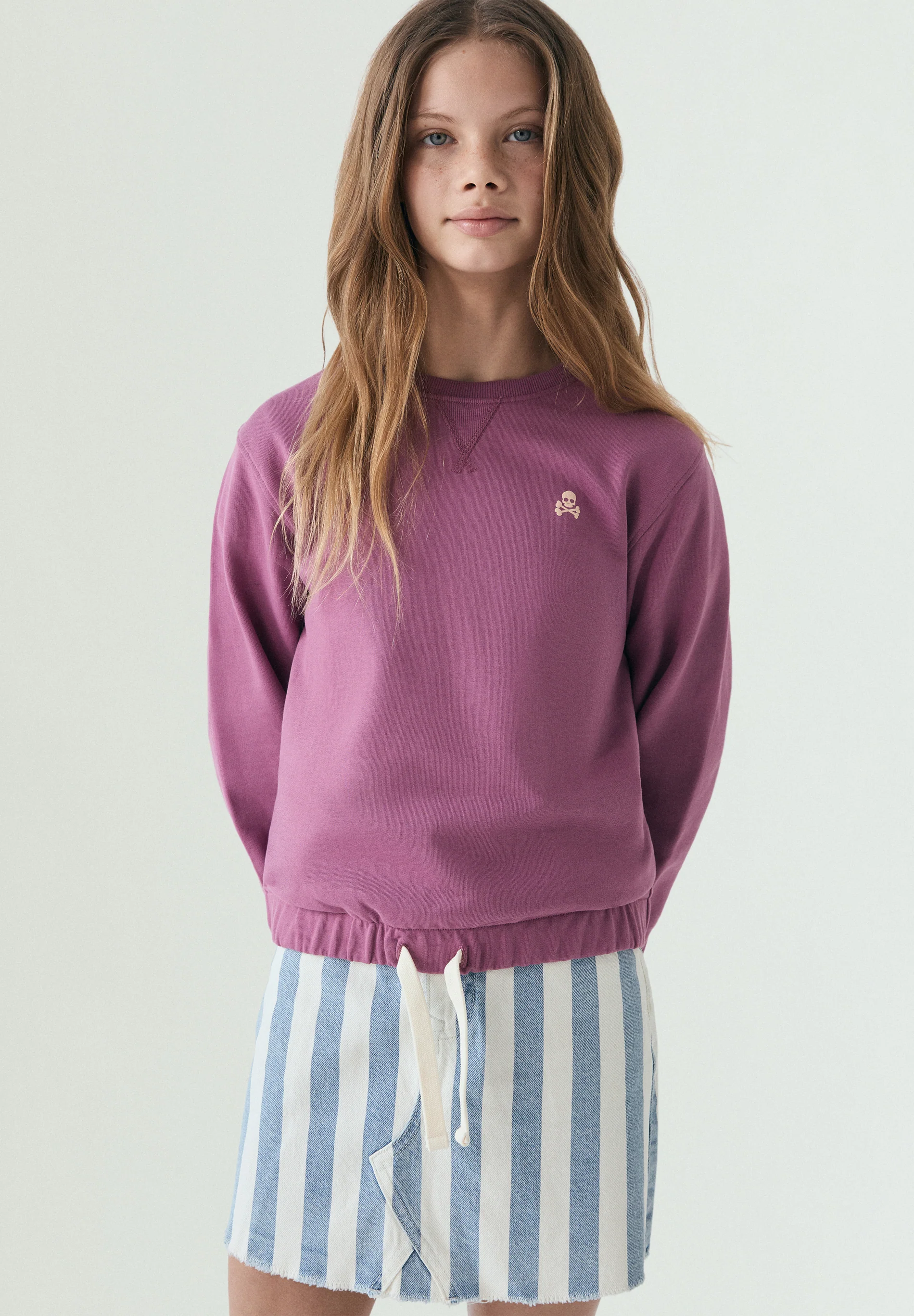 SUDADERA CORDÓN AJUSTABLE