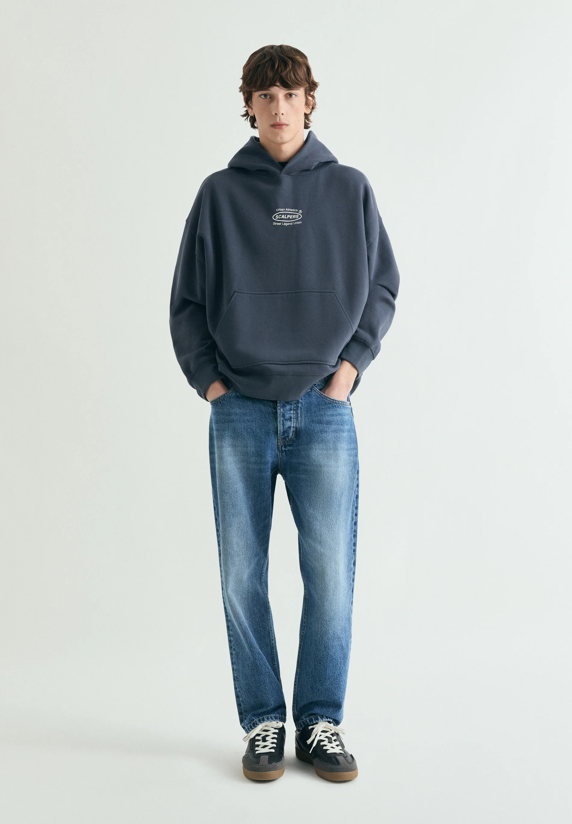 SUDADERA CON CAPUCHA OVERSIZED