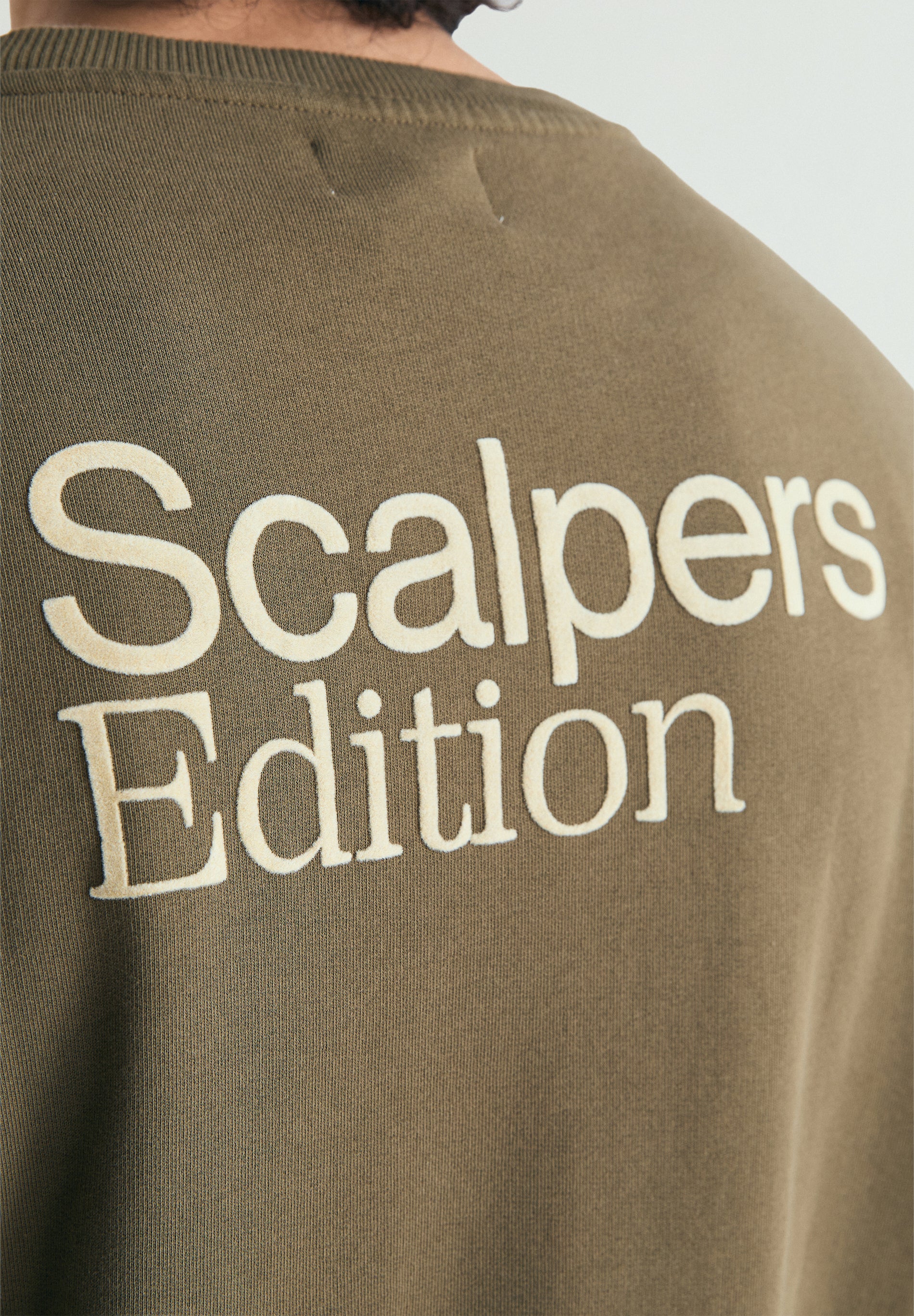 SUDADERA BÁSICA PRINT TRASERO - Image 5
