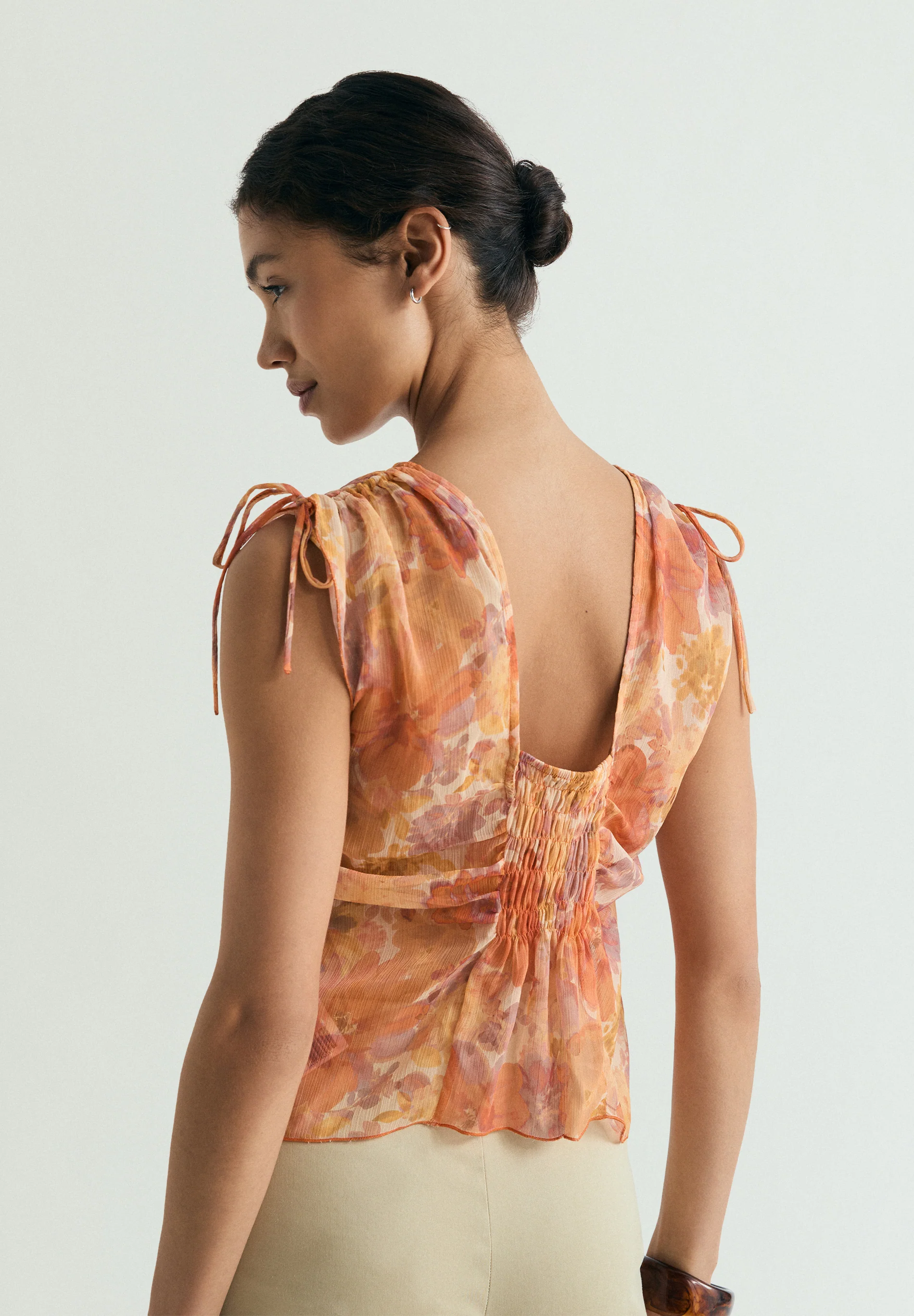 BLUSA FRUNCES FLORAL - Image 2