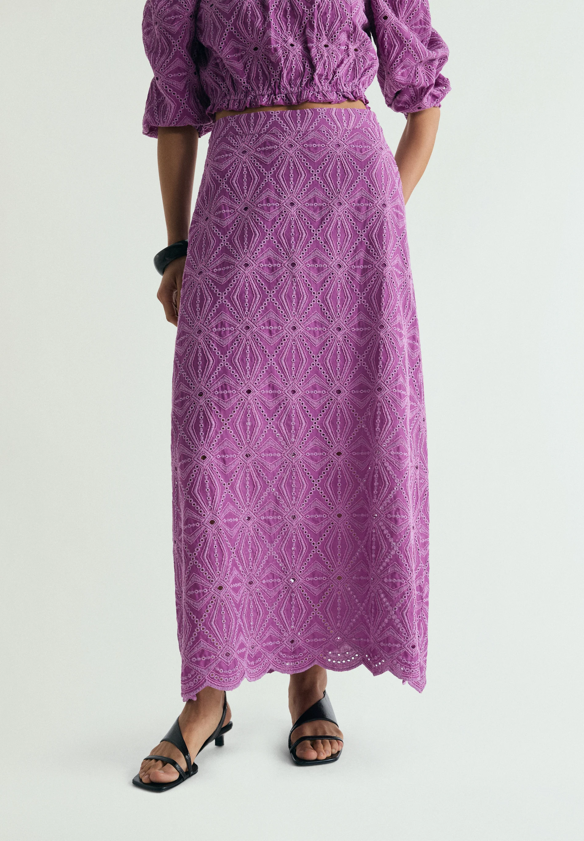 FALDA MIDI CALADA - Image 2