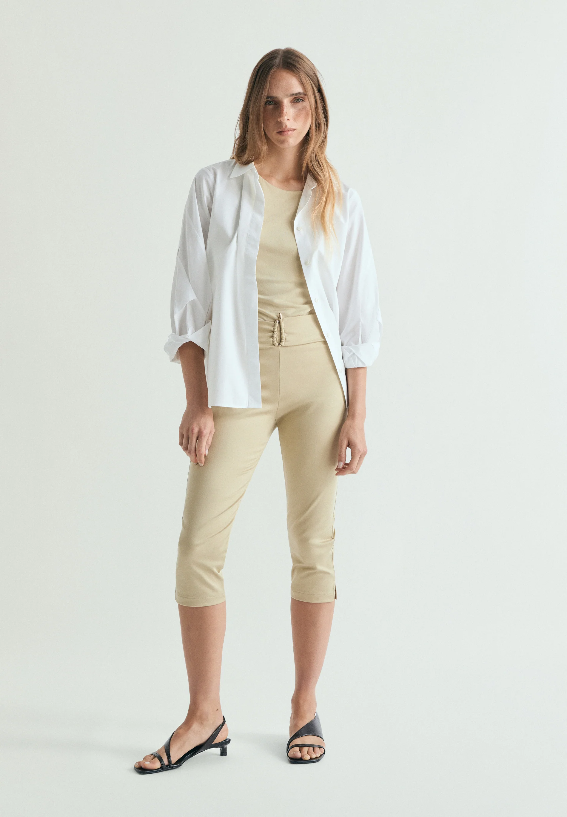 PANTALÓN CAPRI CINTURÓN - Image 4