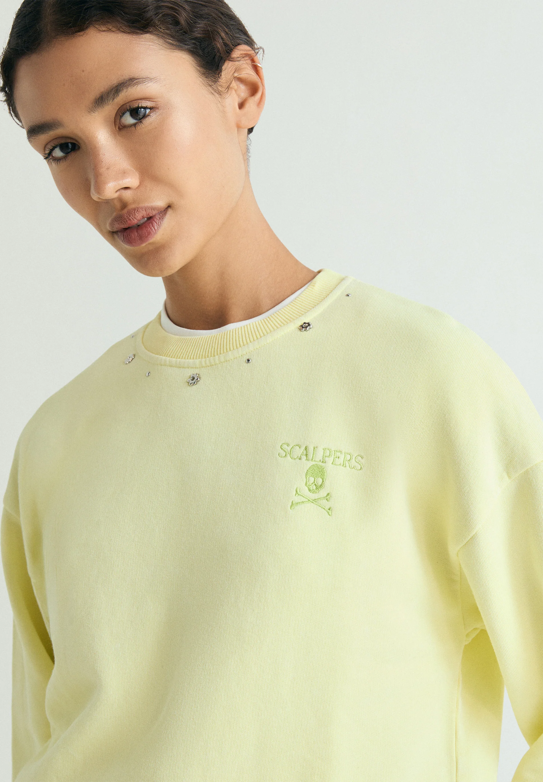 SUDADERA TACHUELAS CALAVERA - Image 4