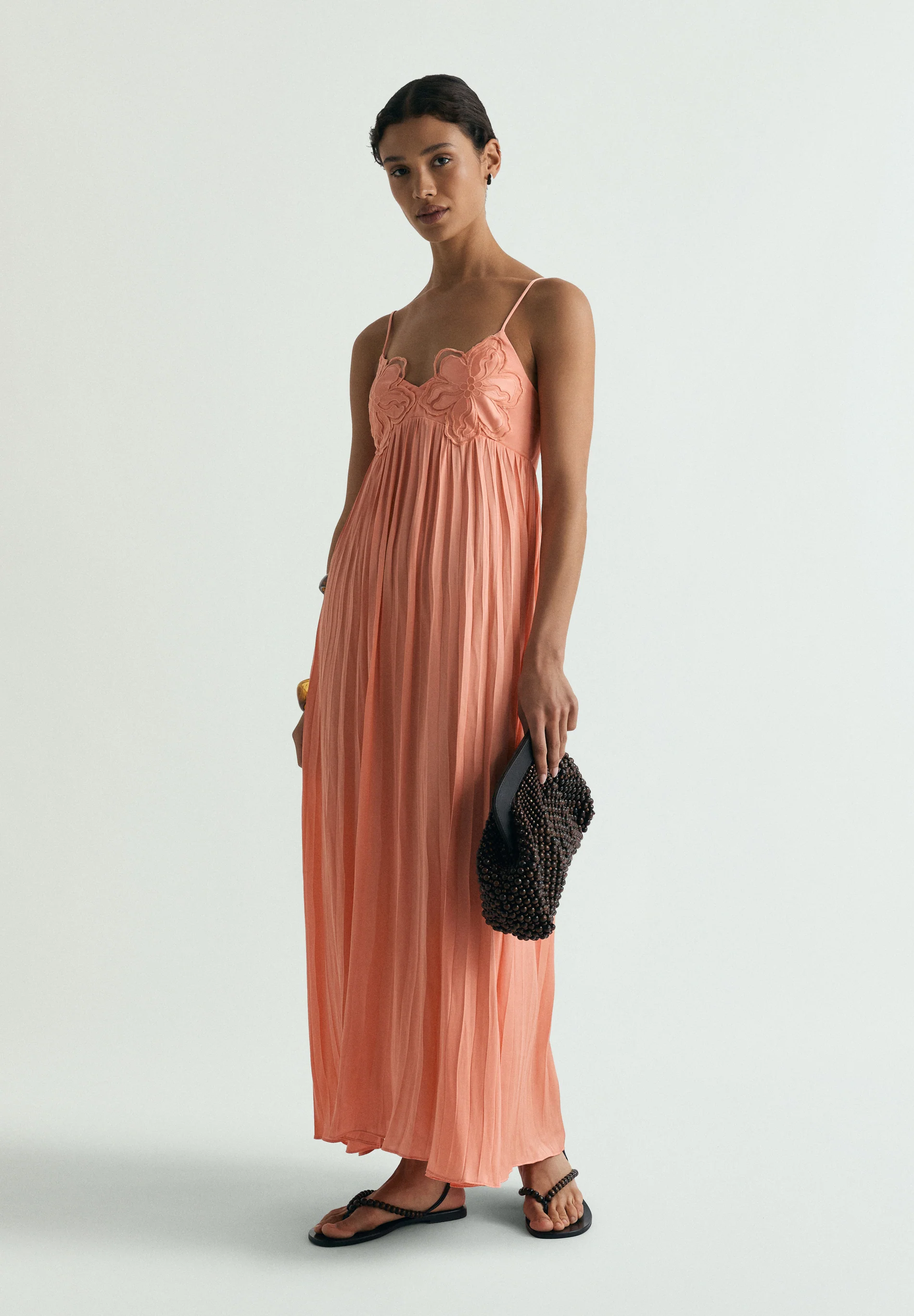 VESTIDO MIDI DETALLE FLORAL - Image 2