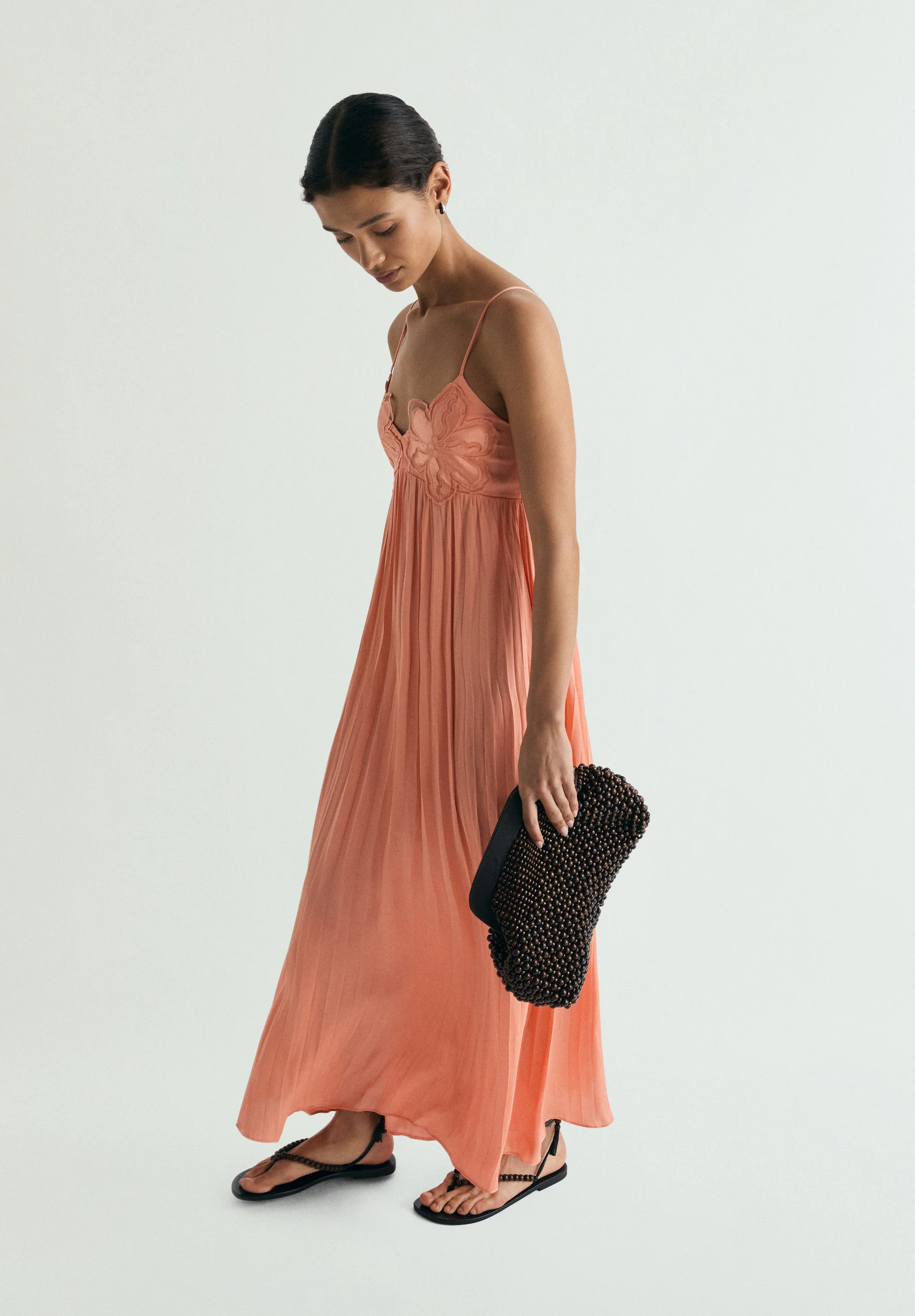 VESTIDO MIDI DETALLE FLORAL - Image 3