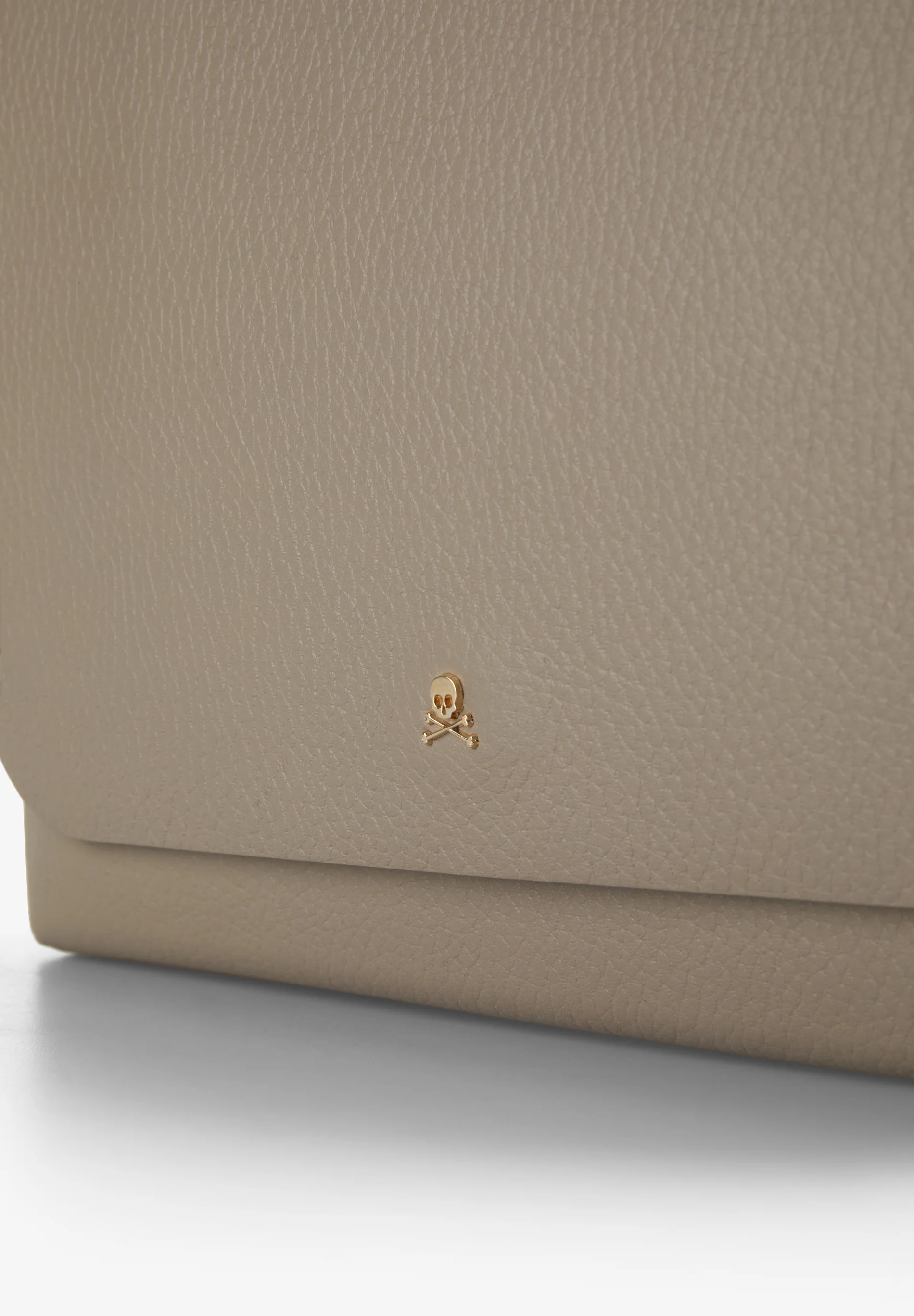 BOLSO DE PIEL CON APLIQUES - Image 6