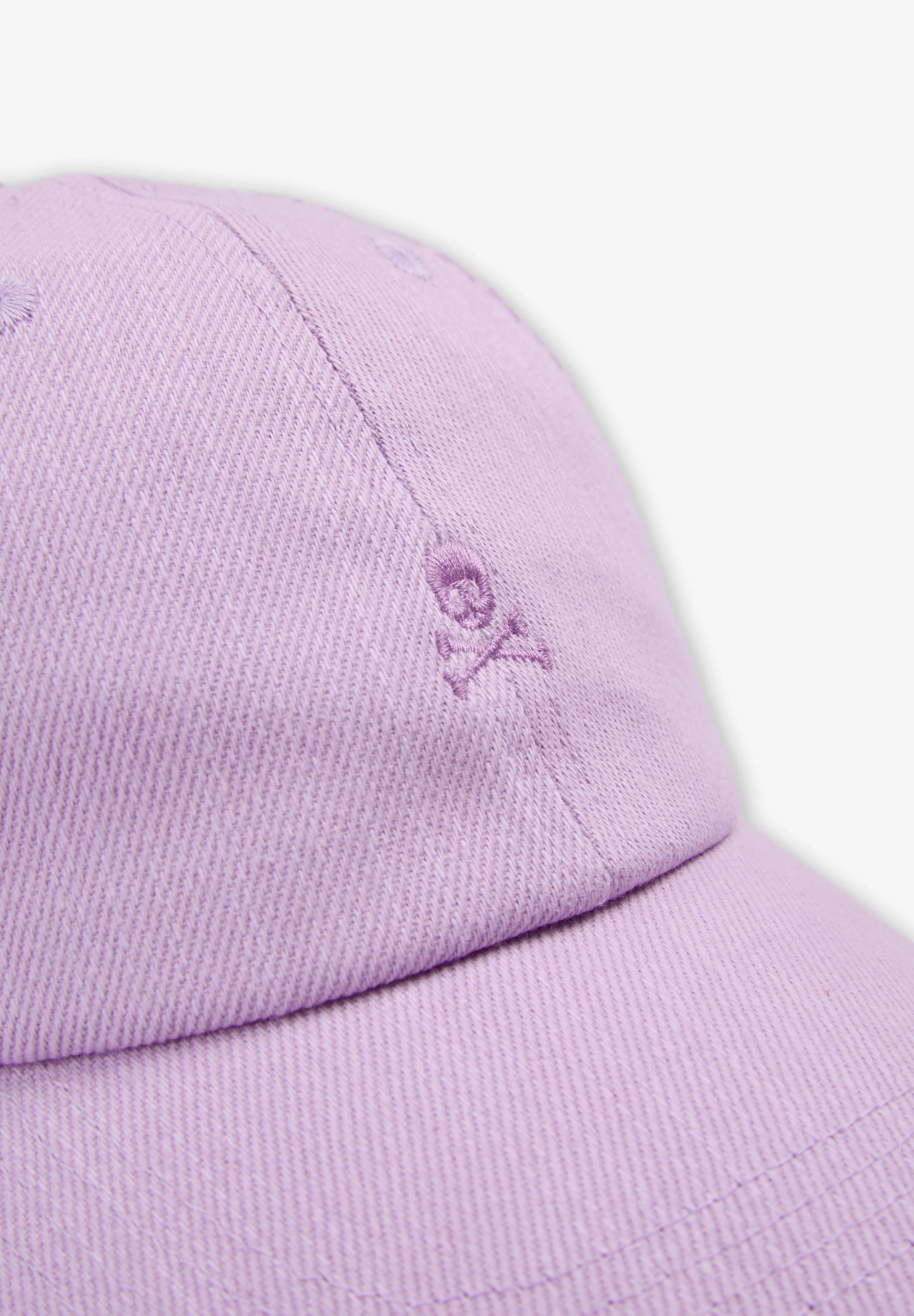 GORRA BORDADA A TONO - Image 3