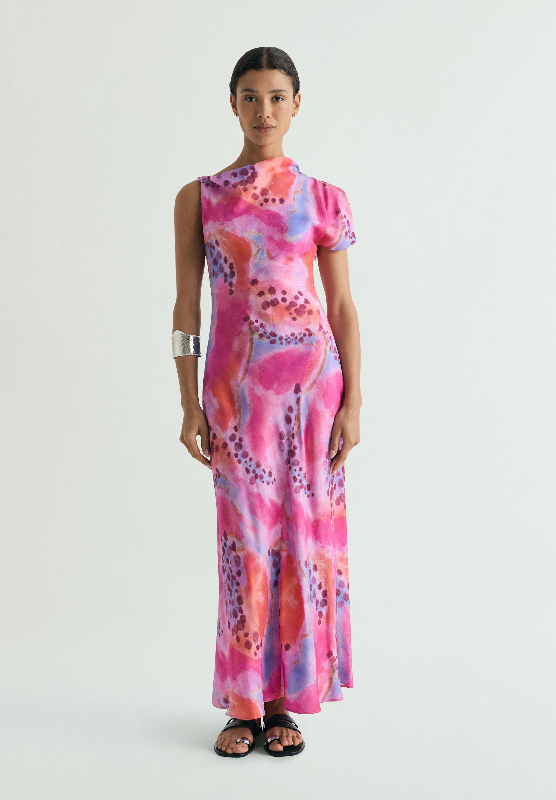 VESTIDO ASIMÉTRICO SATINADO