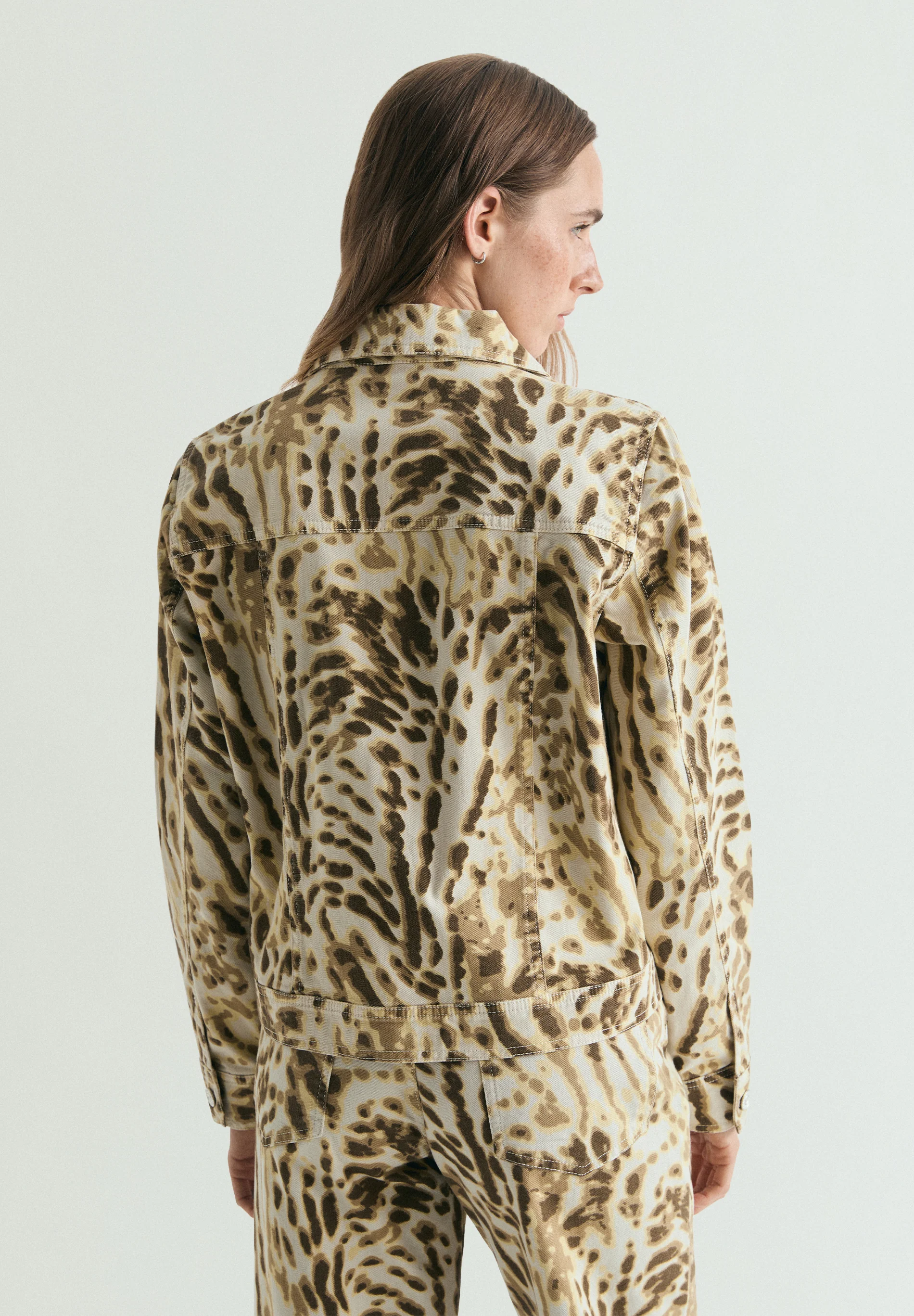 CHAQUETA DENIM ANIMAL PRINT - Image 3