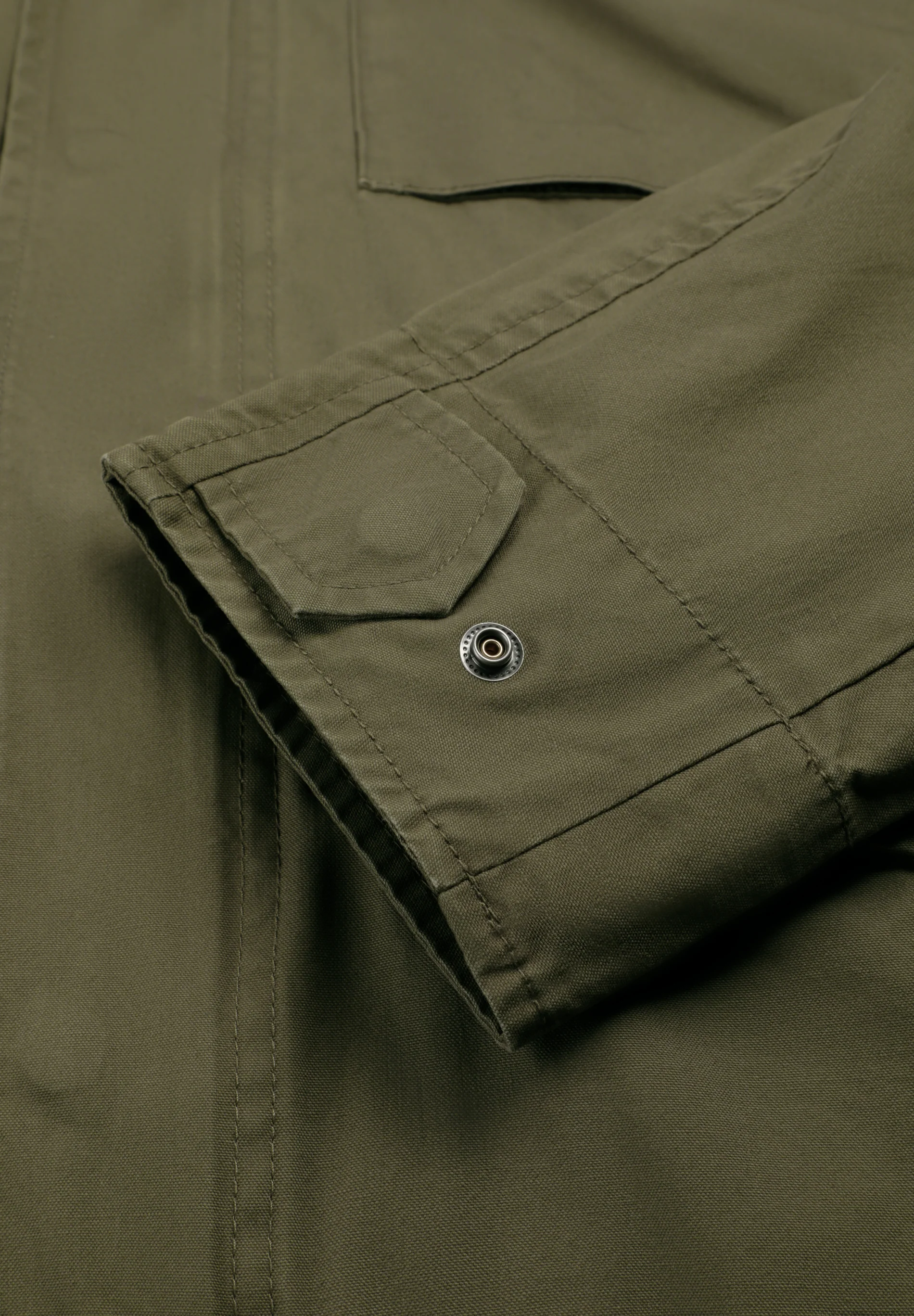 CHAQUETA MILITAR CON CAPUCHA OCULTA - Image 6