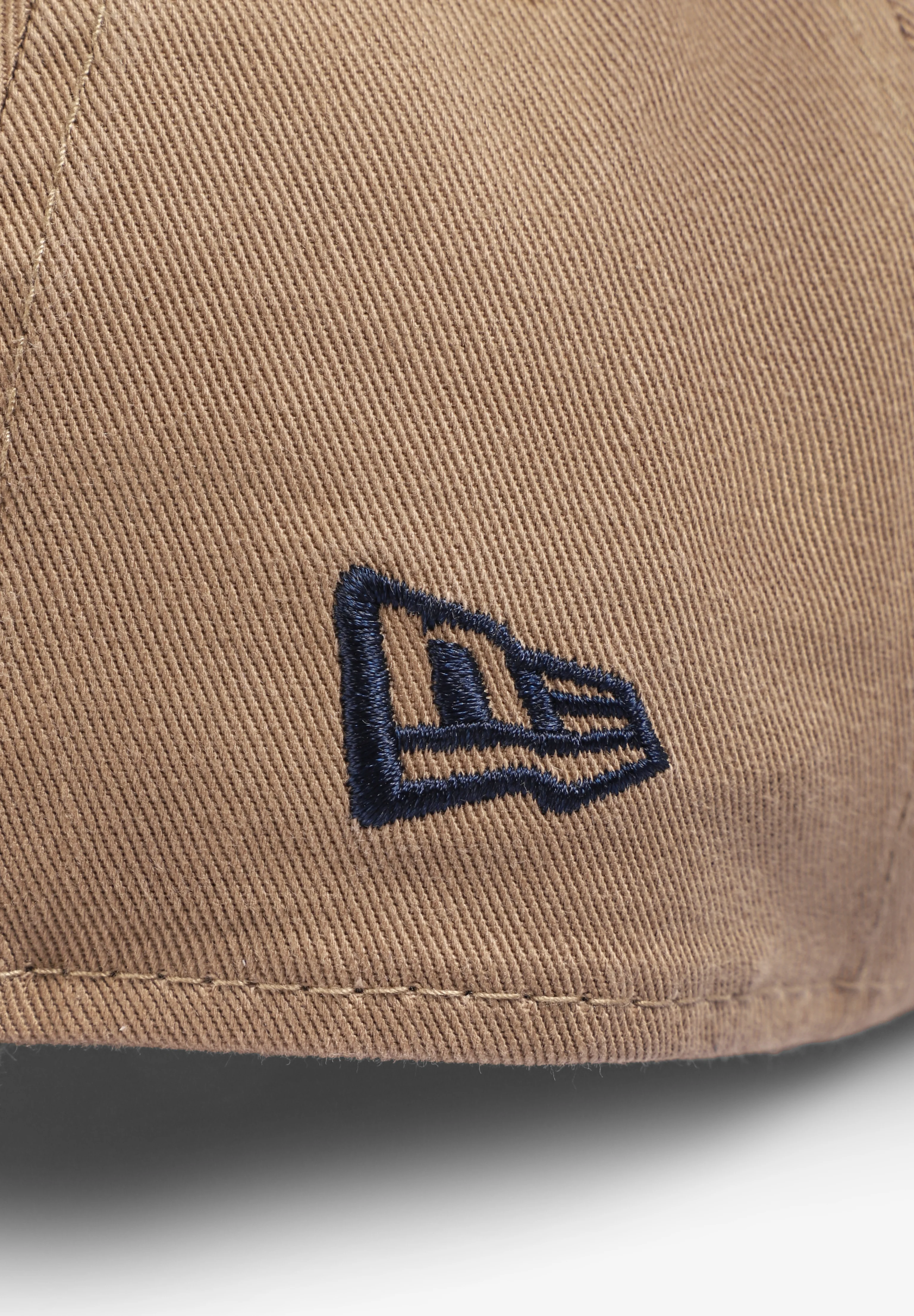 NEW ERA | GORRA LEAGUE ESSENTIAL 9TWENTY NY YANKEES - Image 4