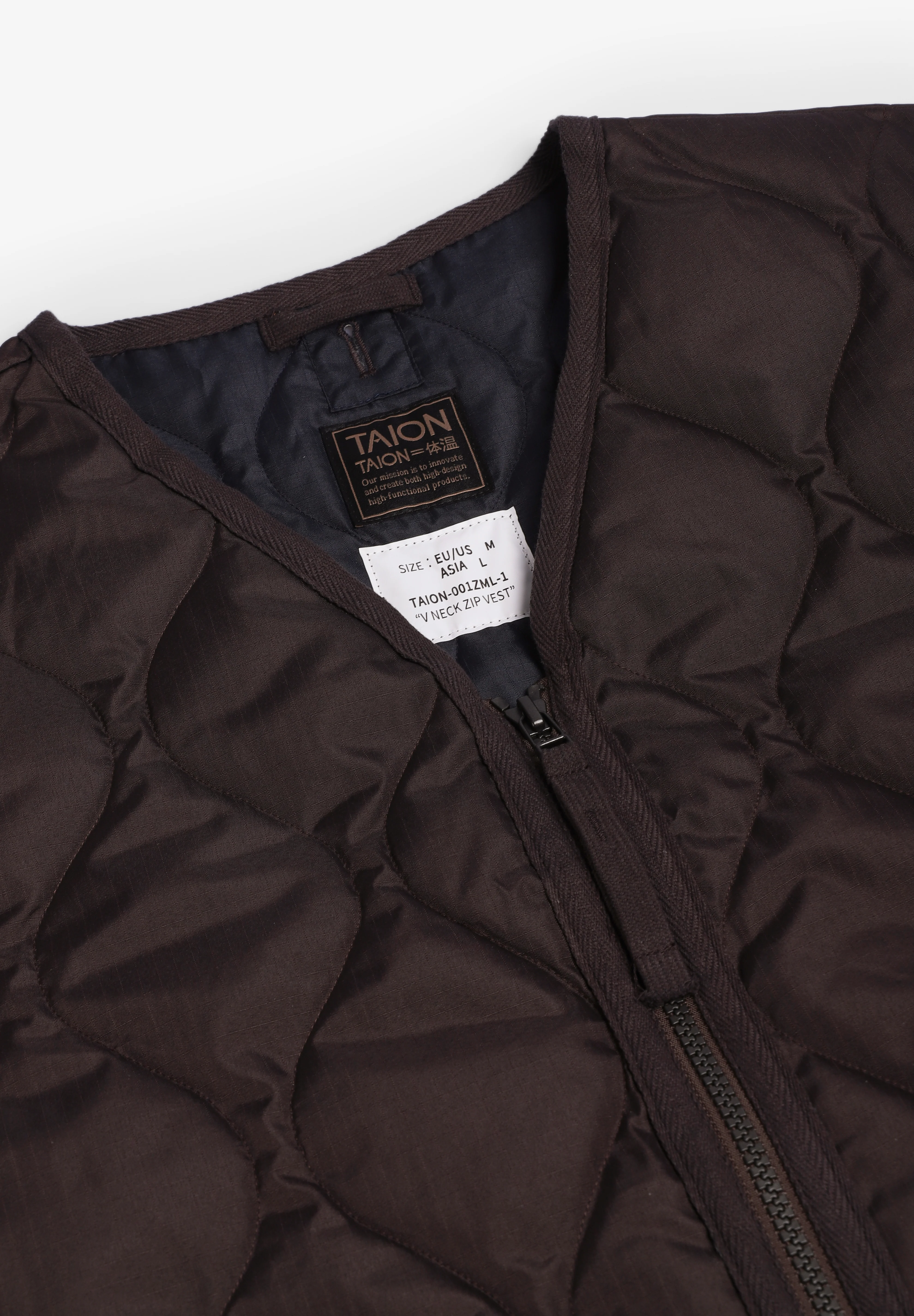 TAION | CHALECO MILITAR CUELLO V Y CREMALLERA UNISEX - Image 6