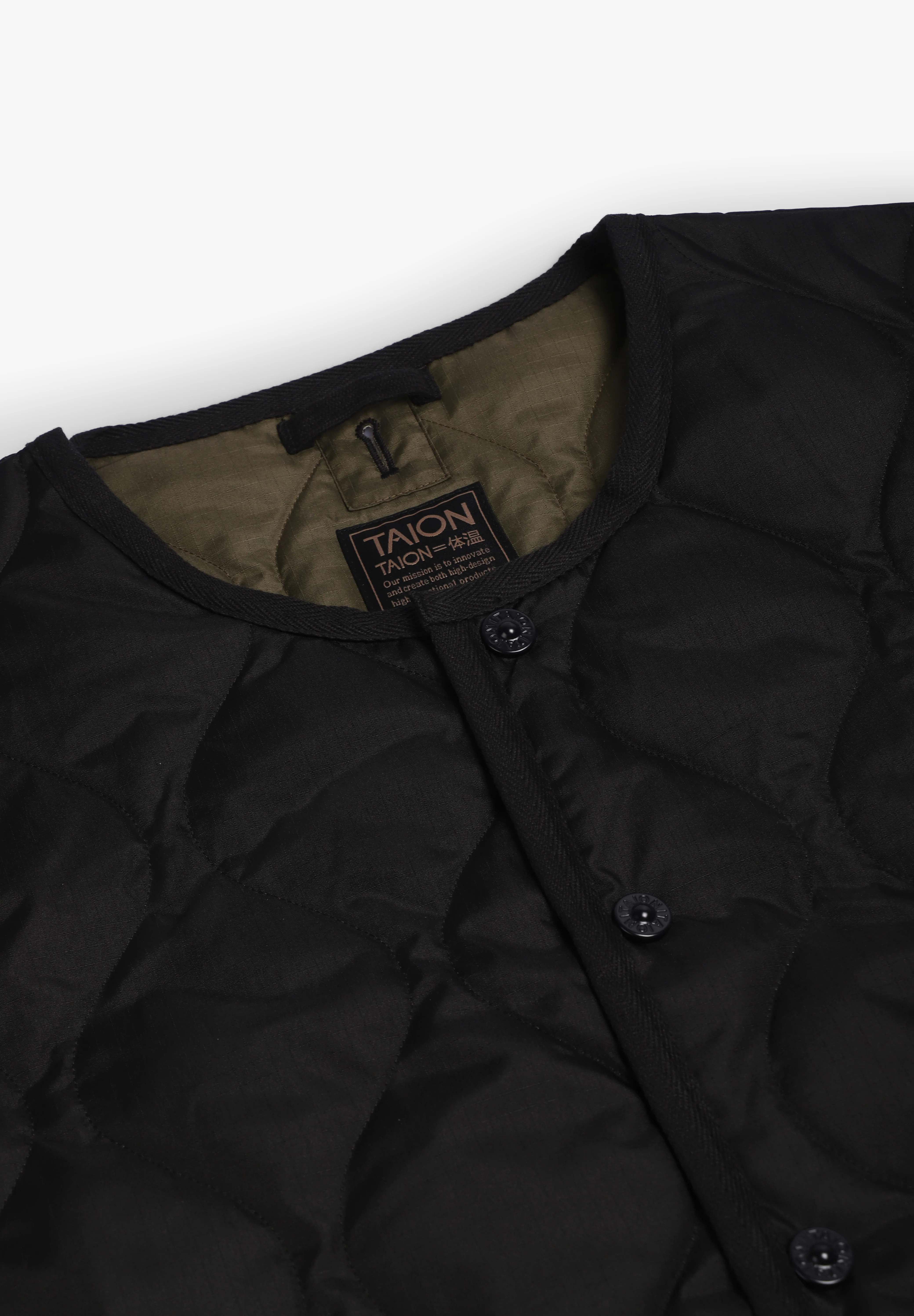 TAION | CHALECO UNISEX MILITARY BUTTON CREW NECK - Image 3