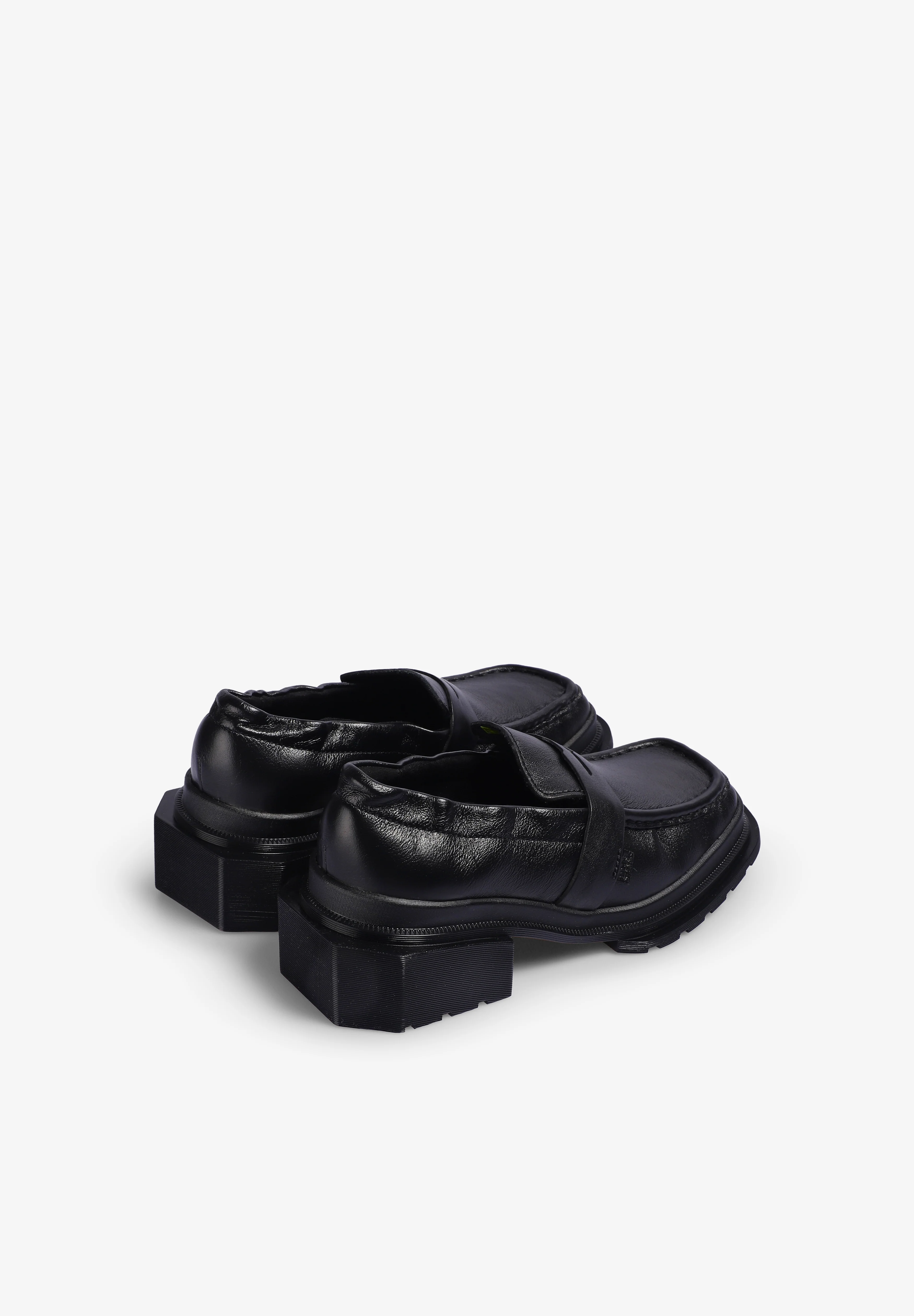DR MARTENS | MOCASINES MAYBOLE DE PIEL FRUNCIDA CON PUNTERA CUADRADA - Image 3