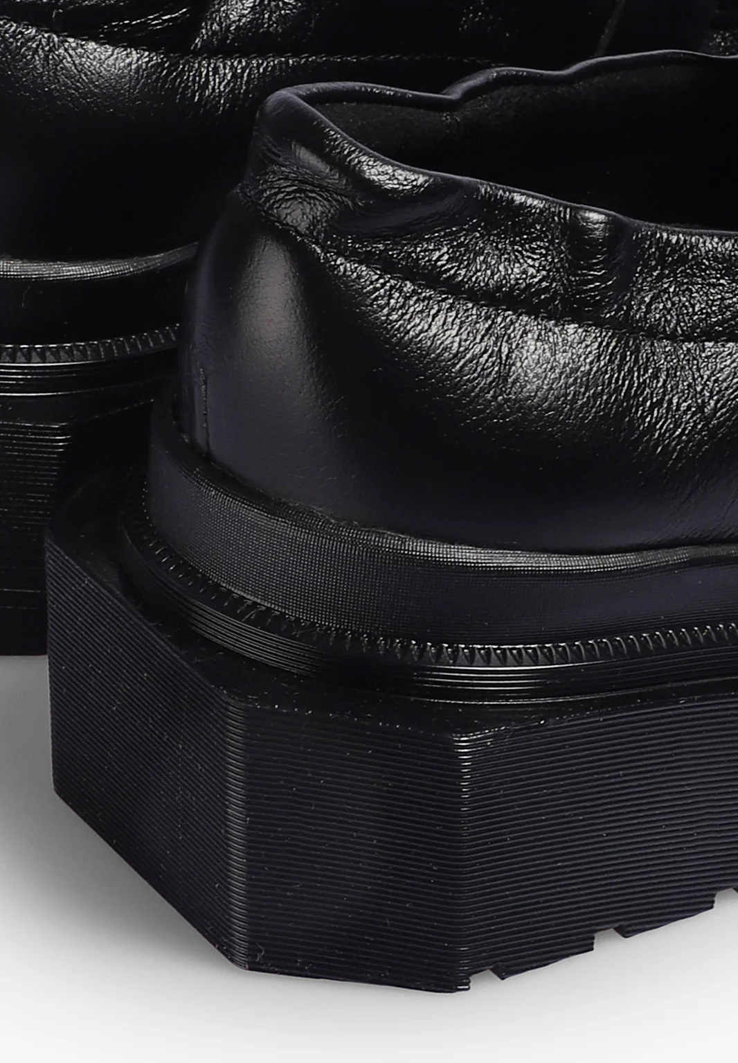 DR MARTENS | MOCASINES MAYBOLE DE PIEL FRUNCIDA CON PUNTERA CUADRADA - Image 4