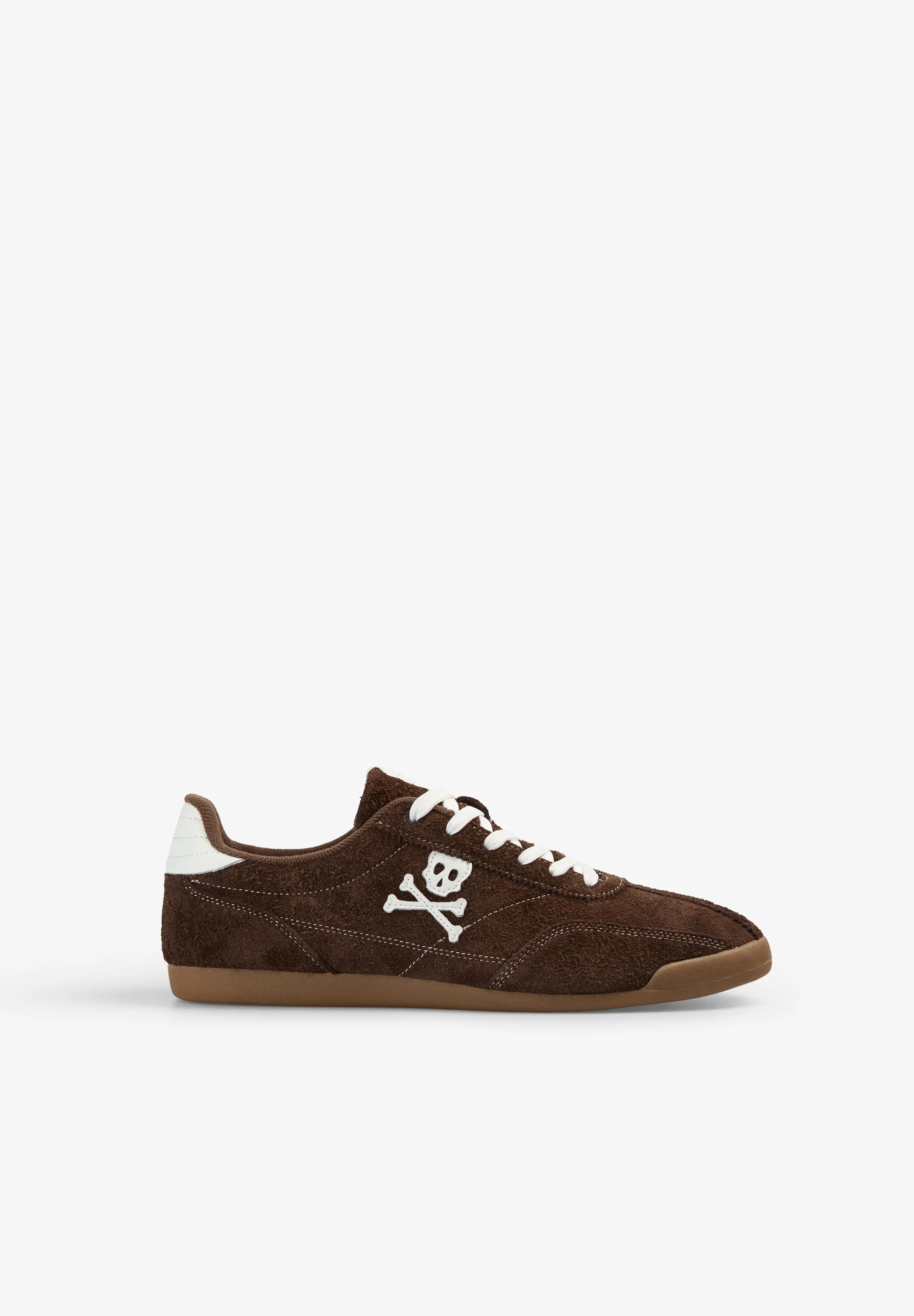 ZAPATILLA RETRO CALAVERA