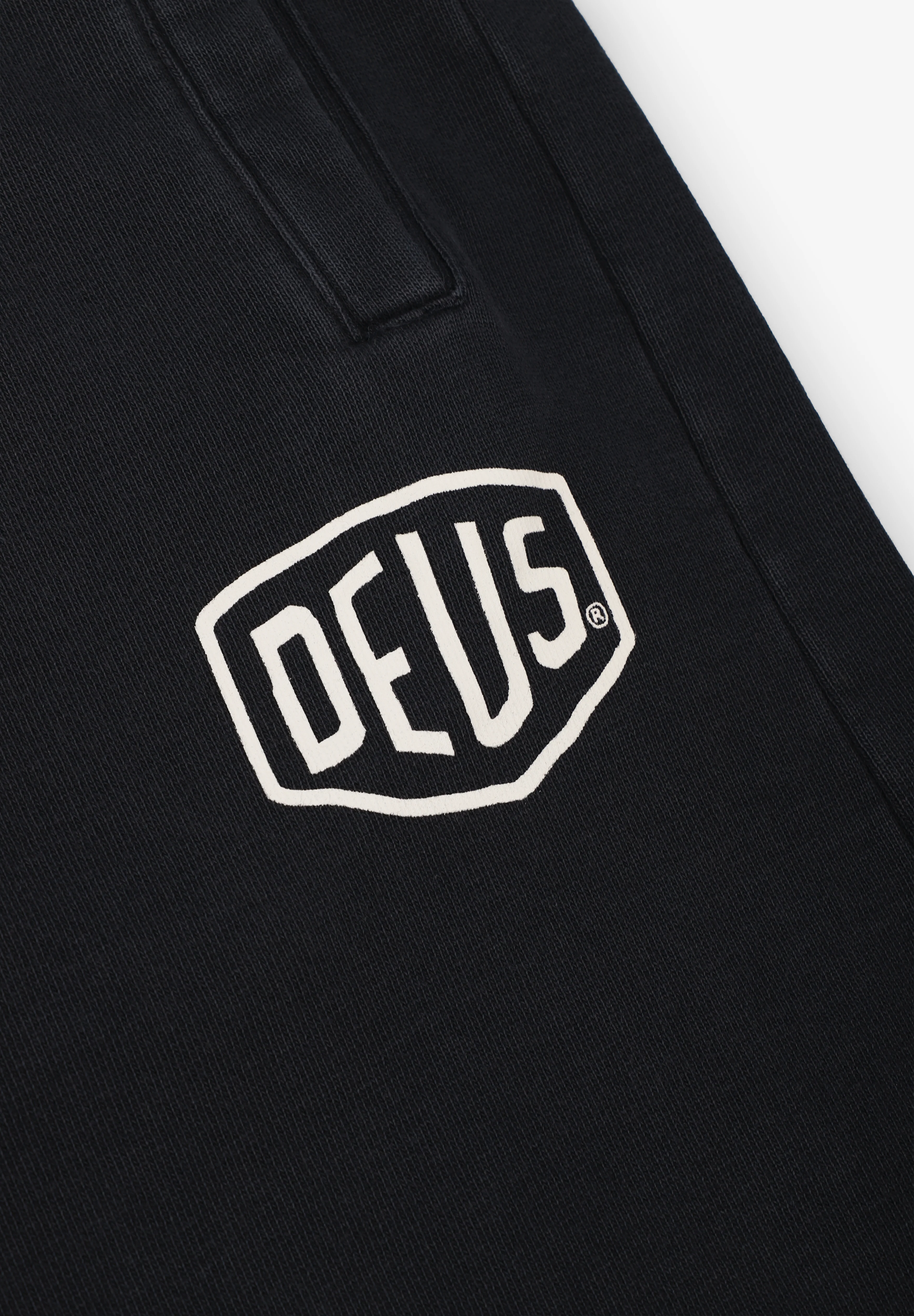 DEUS EX MACHINA | BERMUDAS SHIELD GARMENT DYED - Image 4