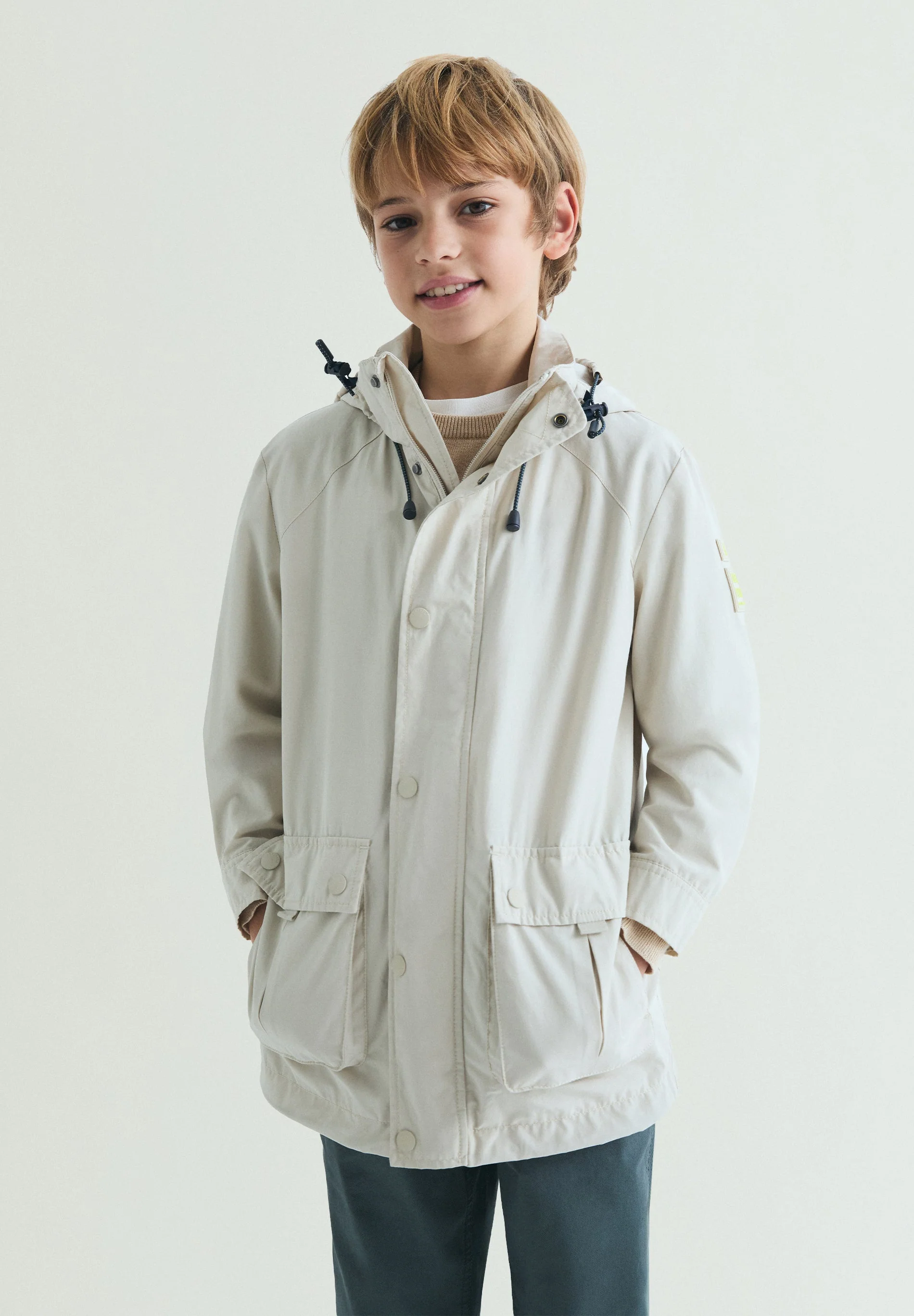 PARKA CON CAPUCHA - Image 3