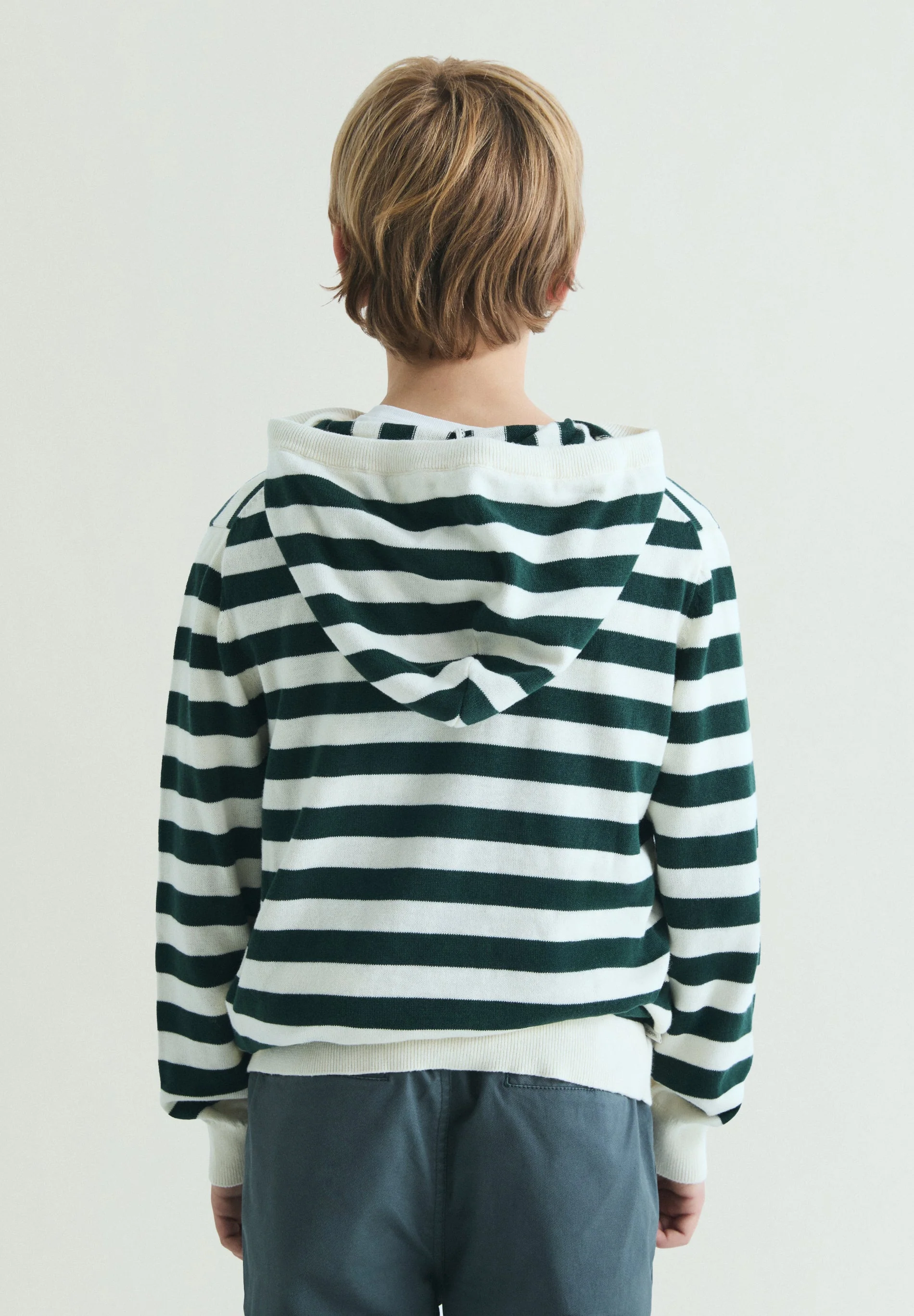JERSEY CON CAPUCHA RAYAS - Image 6