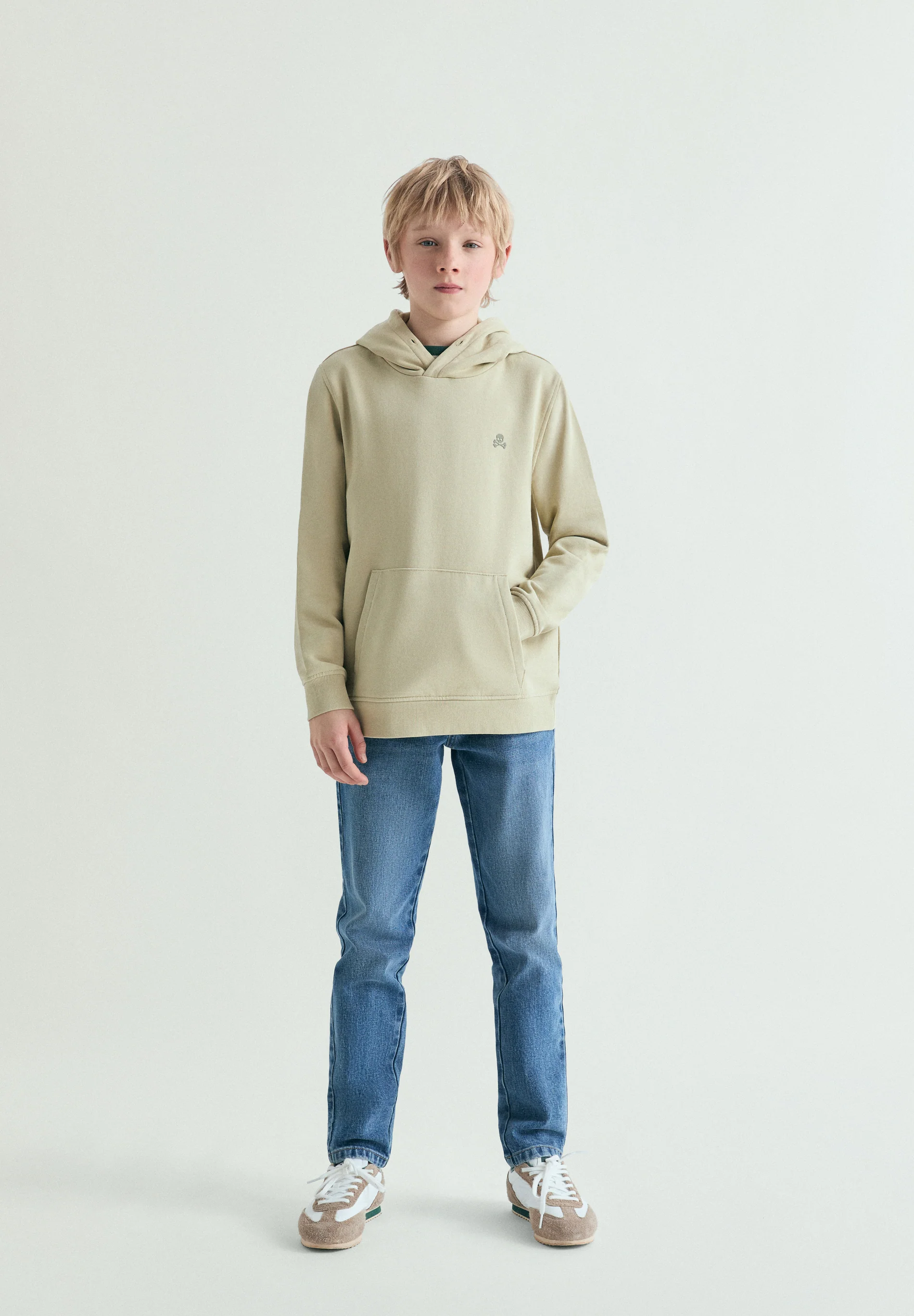 SUDADERA BÁSICA CON CAPUCHA - Image 2