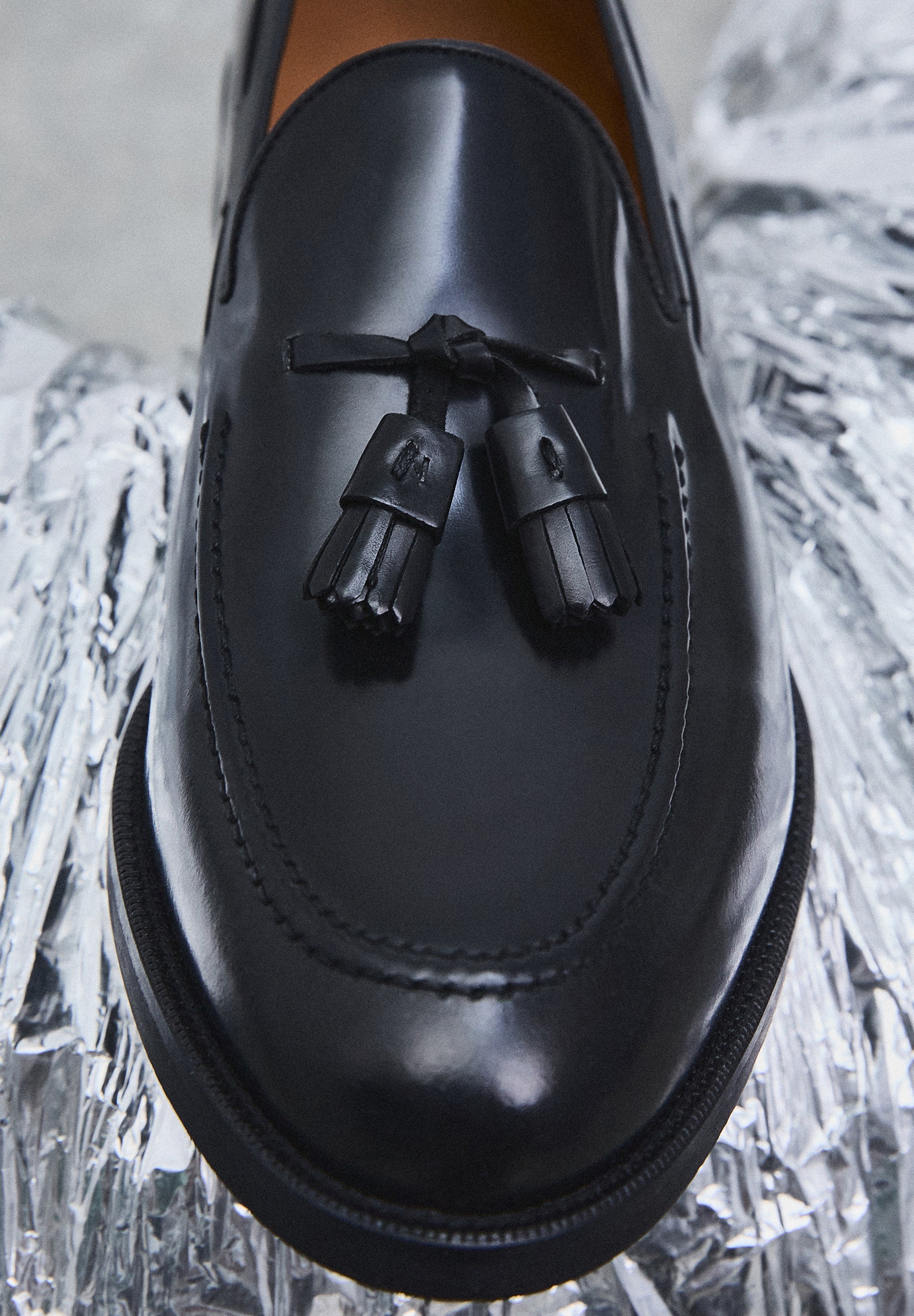 MOCASÍN VESTIR PIEL BORLAS
