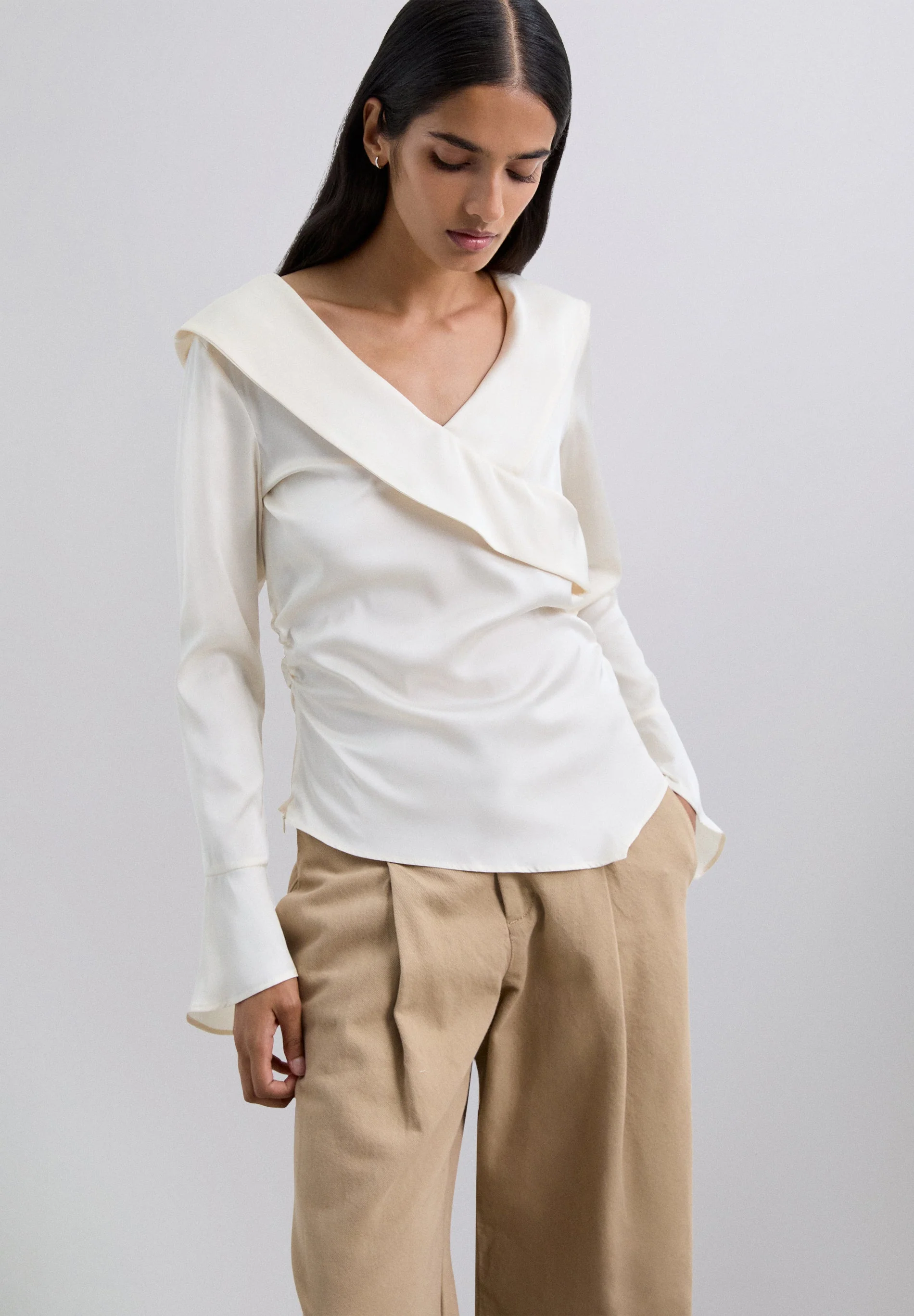 CAMISA SATINADA ASIMÉTRICA - Image 2