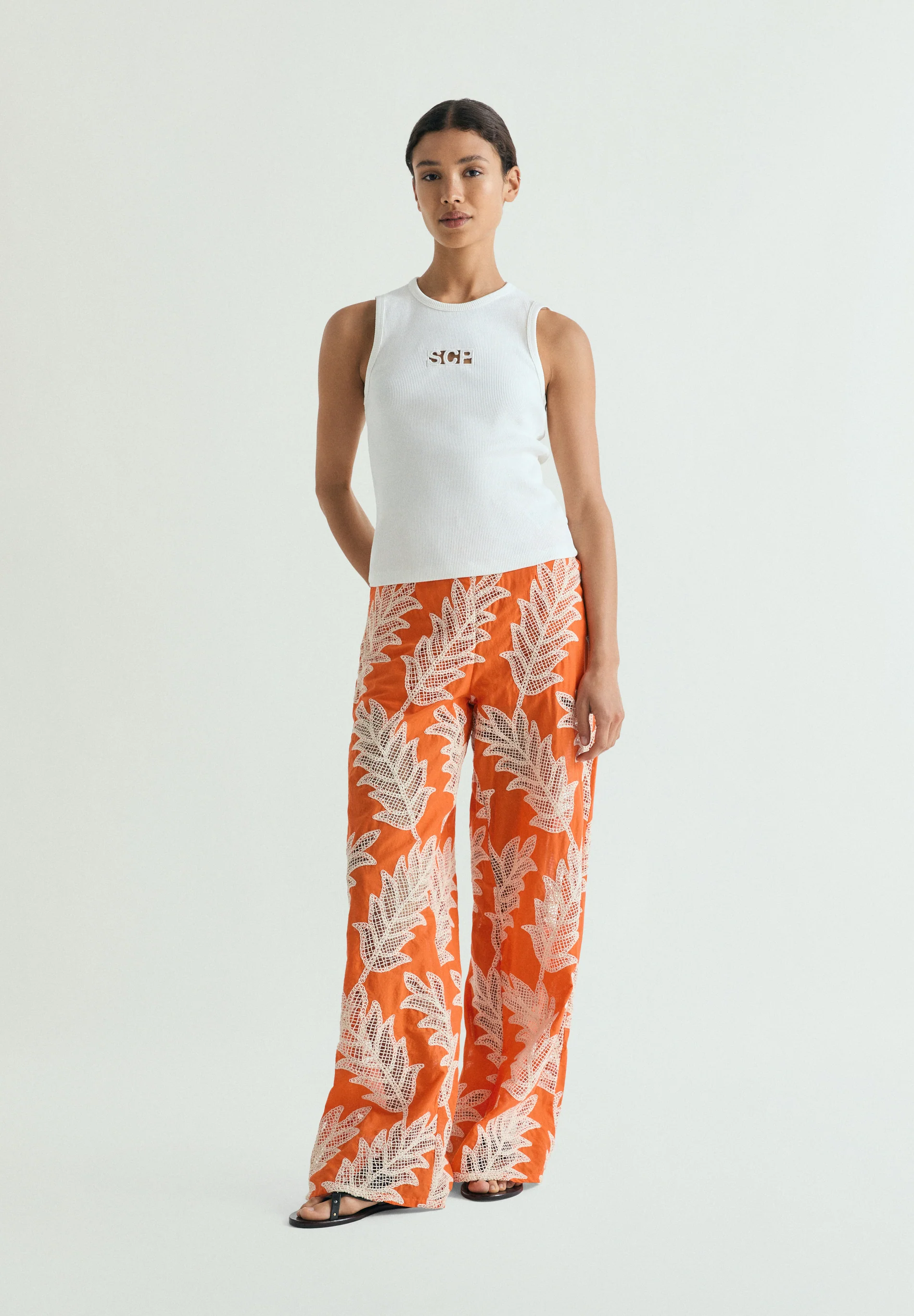 PANTALÓN FLUIDO BORDADOS