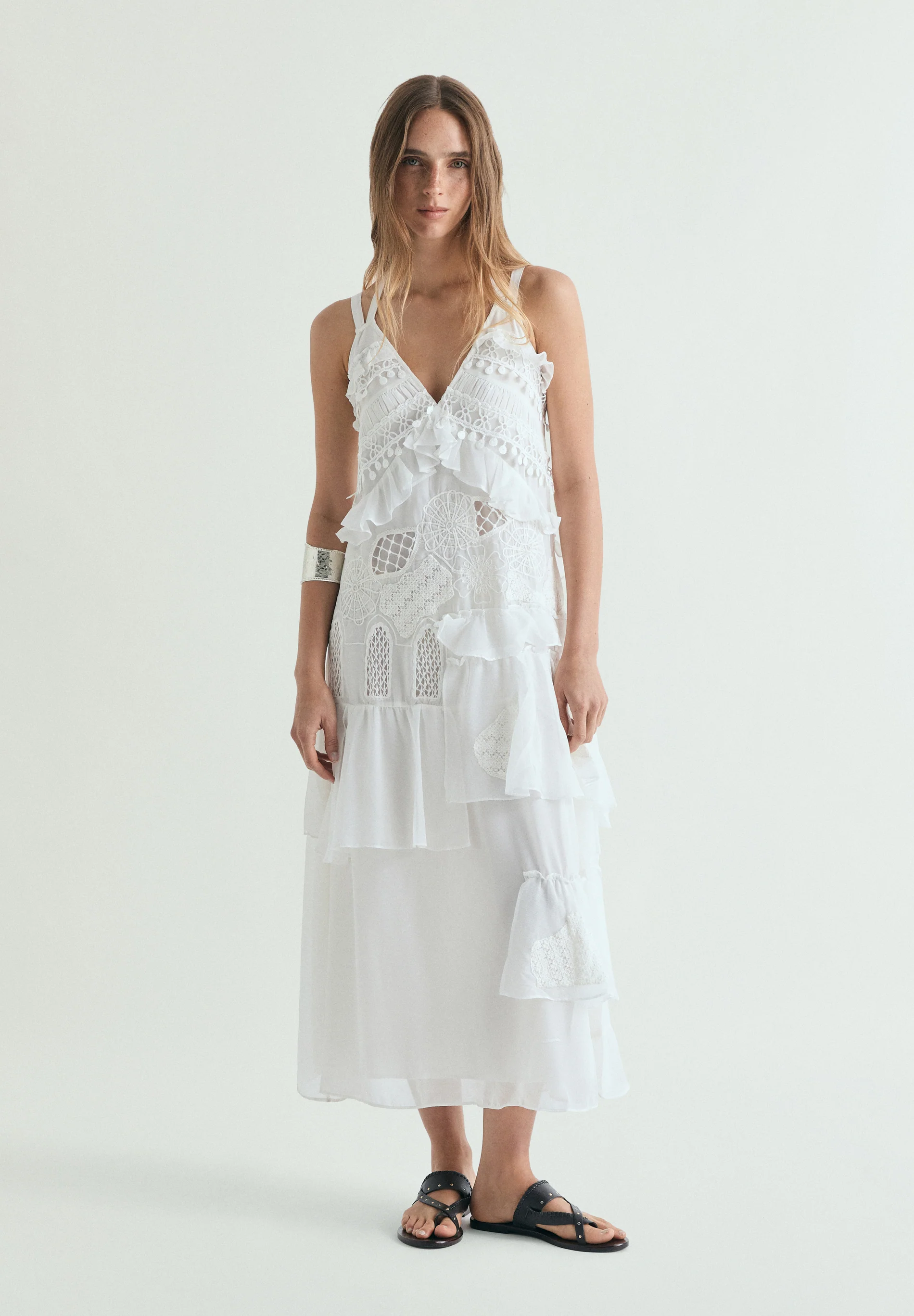 VESTIDO ENCAJE VOLANTES