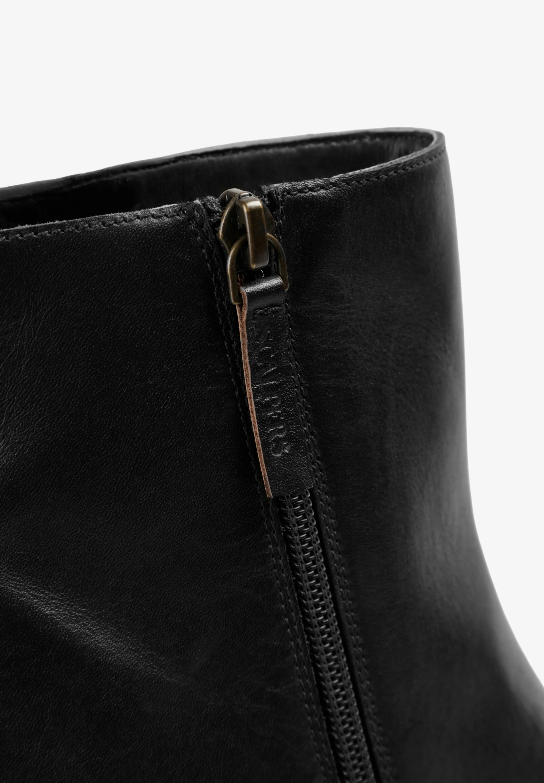 BOTAS DE PIEL CON TACHAS - Image 6