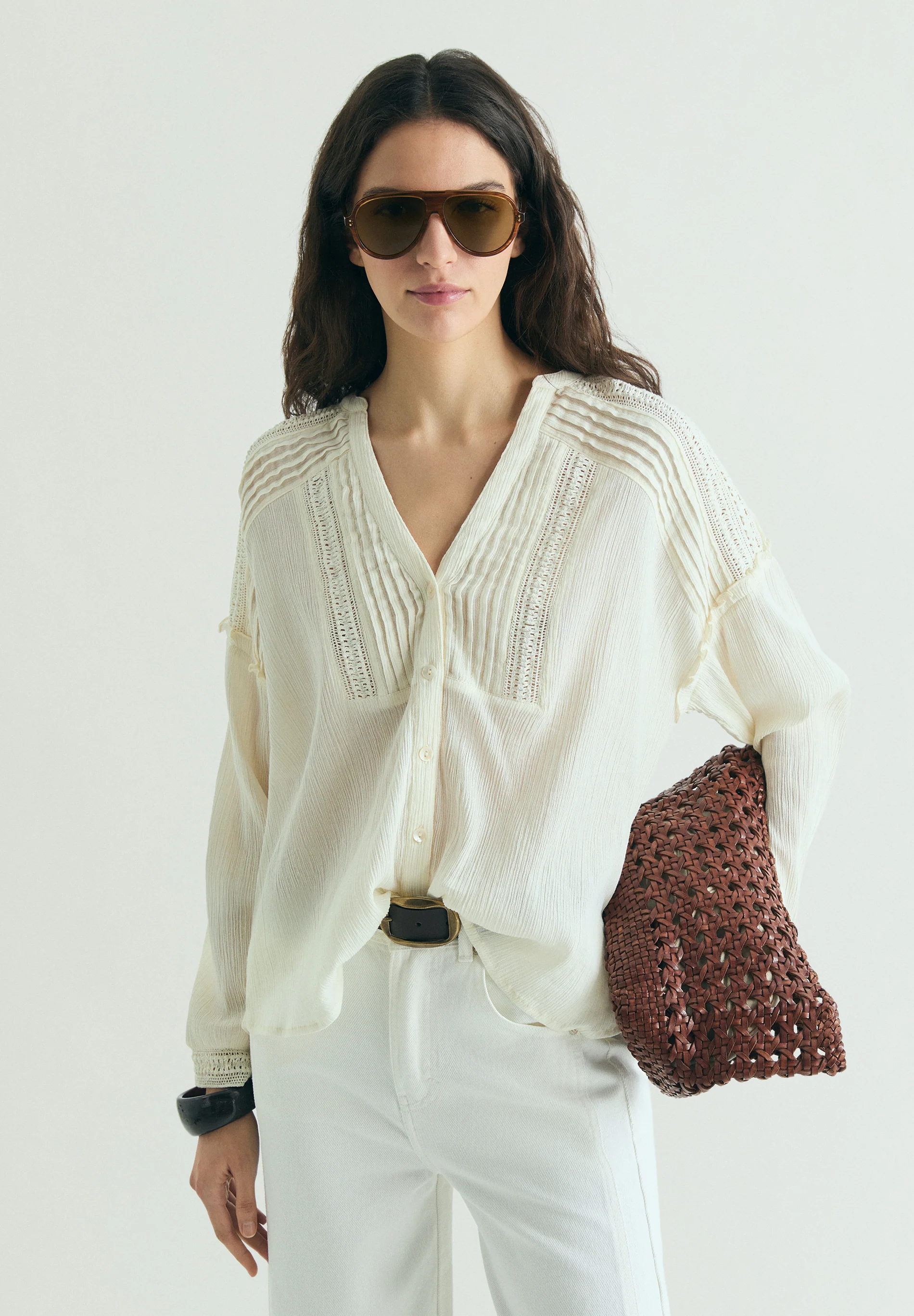 BLUSA DETALLE ENCAJE