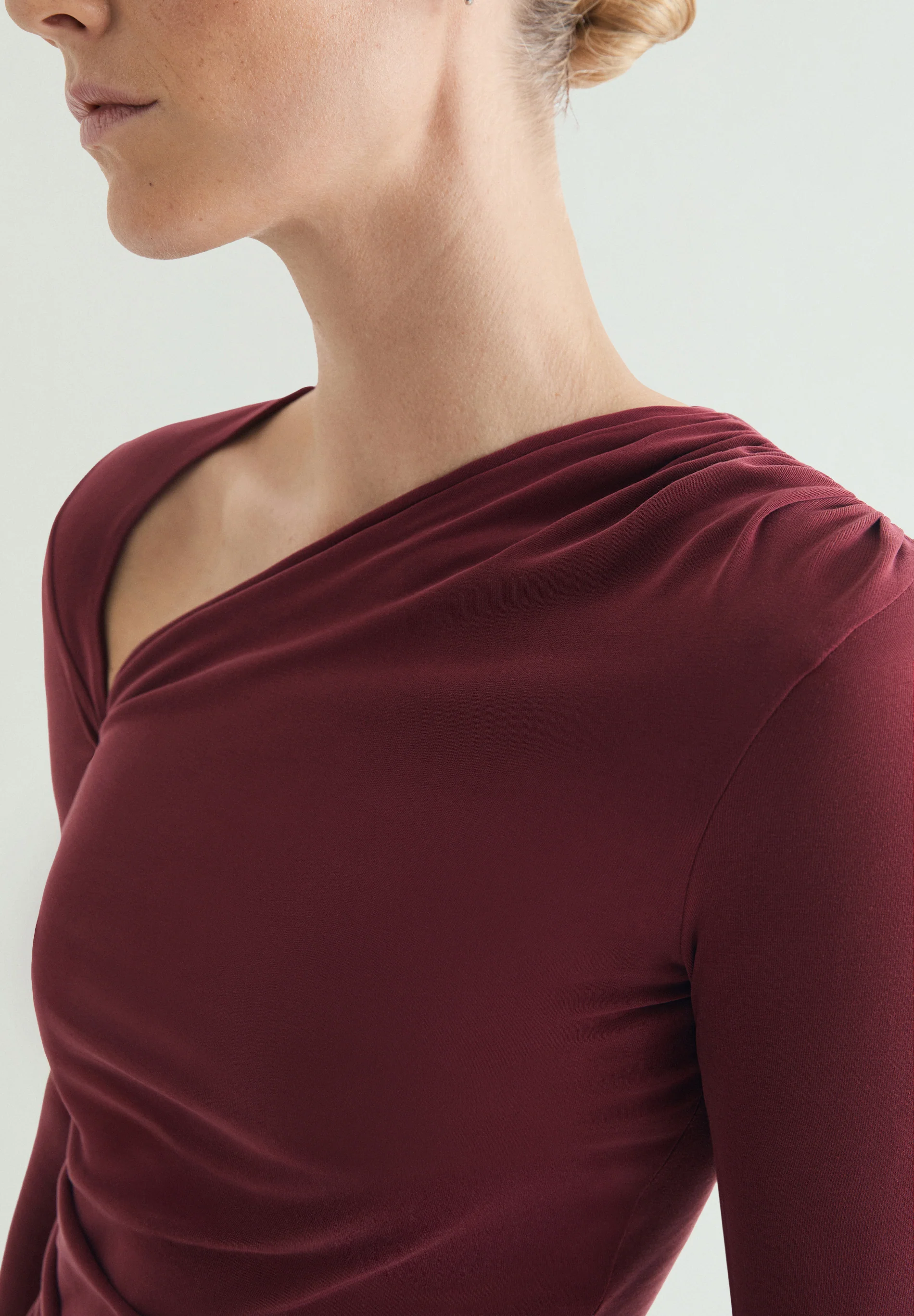 CAMISETA FLUIDA ASIMÉTRICA - Image 3