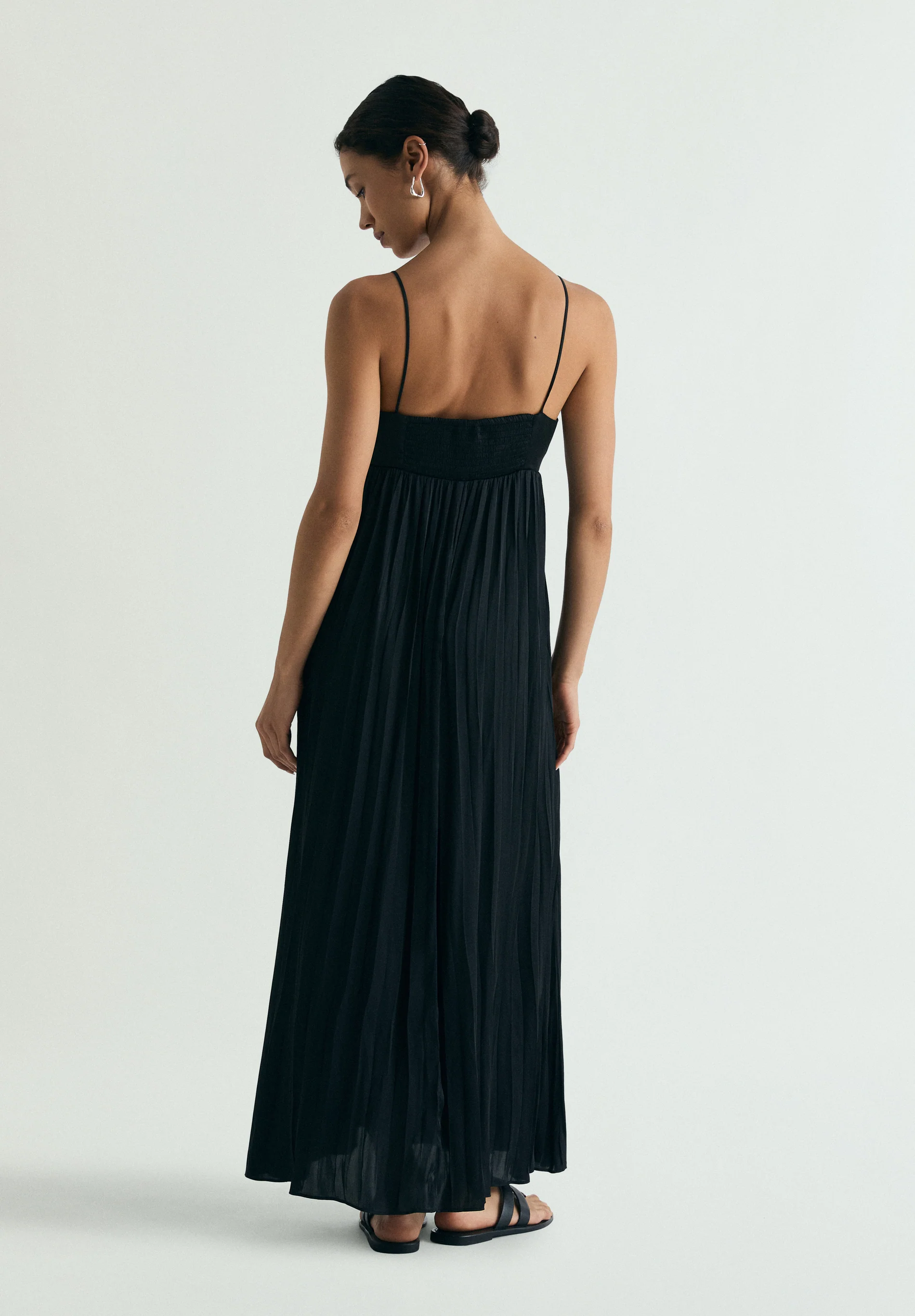 VESTIDO MIDI DETALLE FLORAL - Image 3