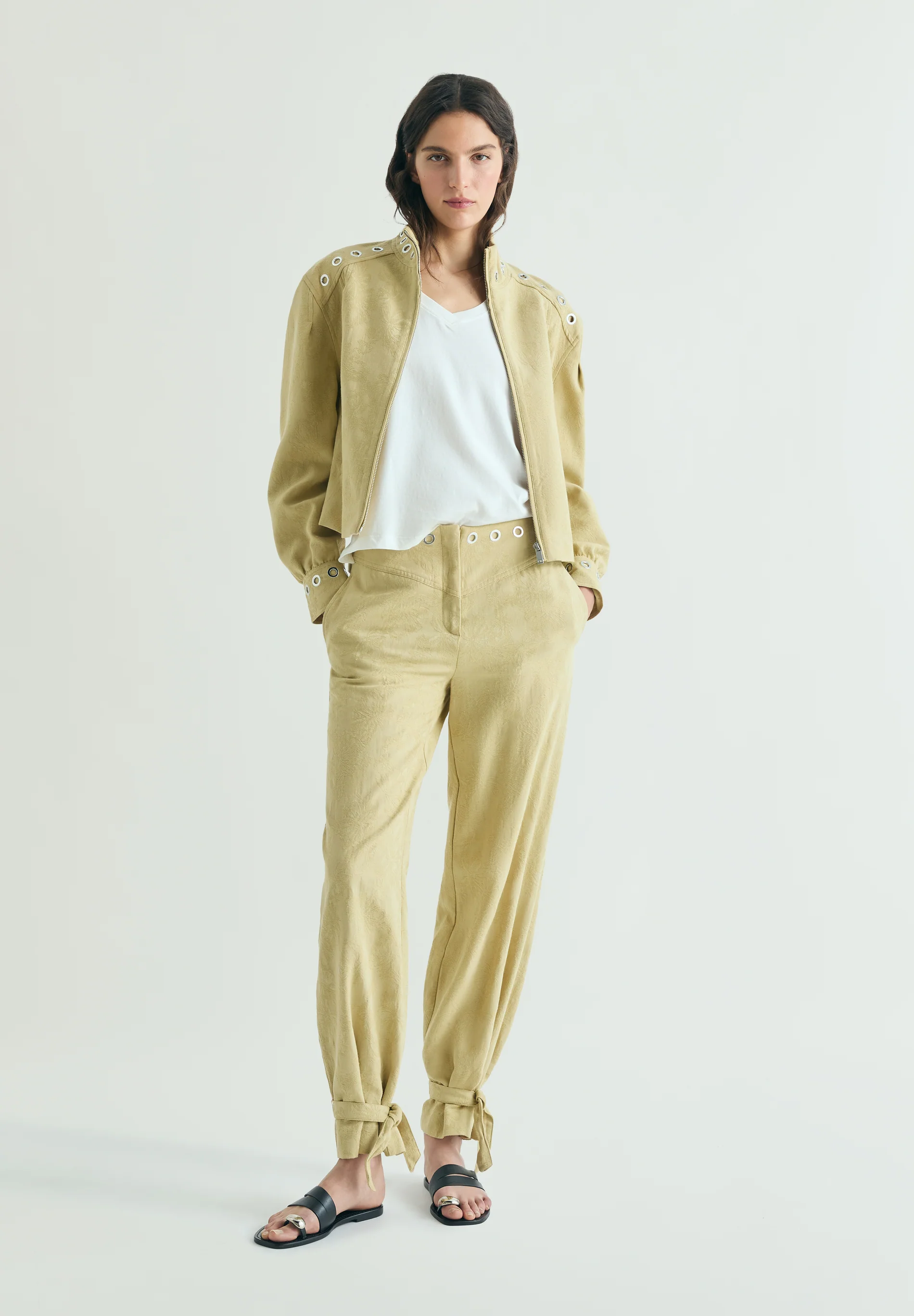 BOMBER JACQUARD CON TACHUELAS - Image 3