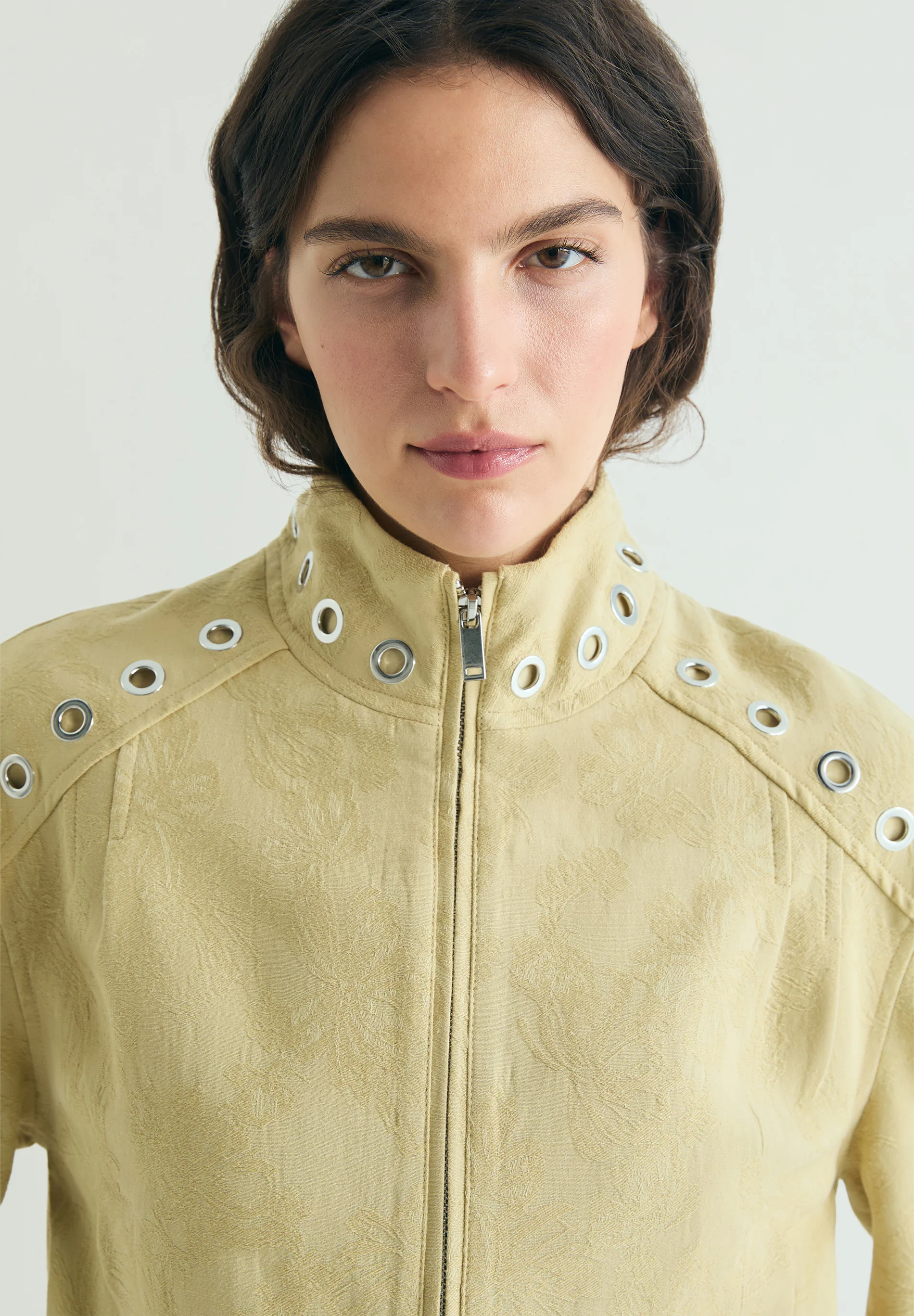 BOMBER JACQUARD CON TACHUELAS - Image 4